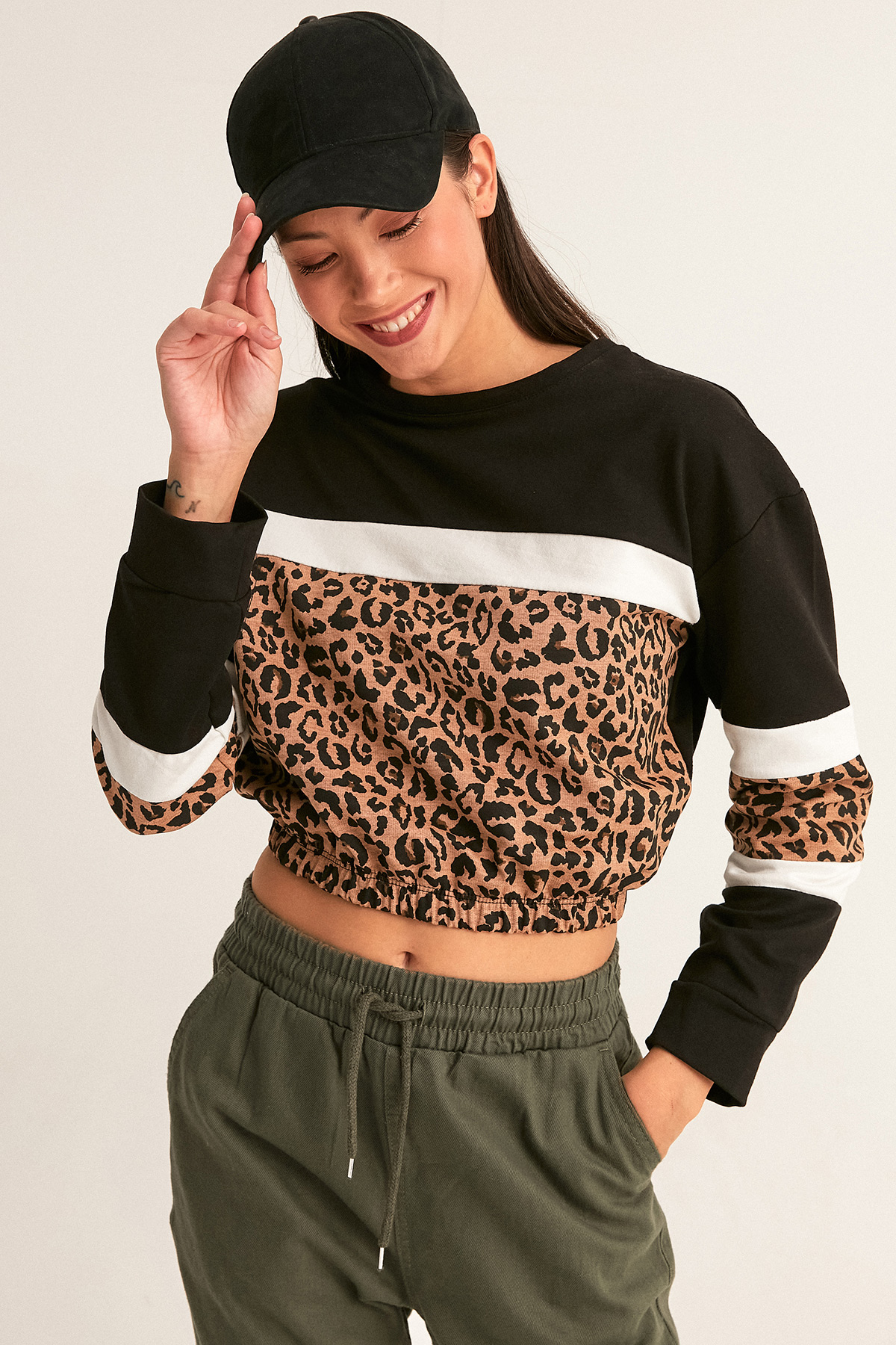 Leopar Parçalı Sweatshirt