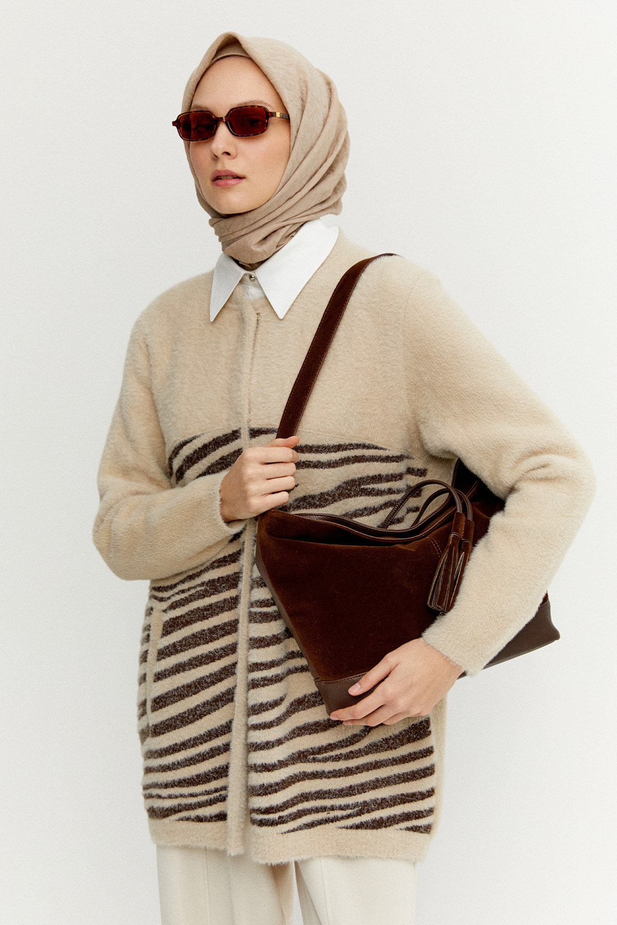 Püskül Detaylı Geniş Hacimli Kol Çantası, Tesettür Giyim