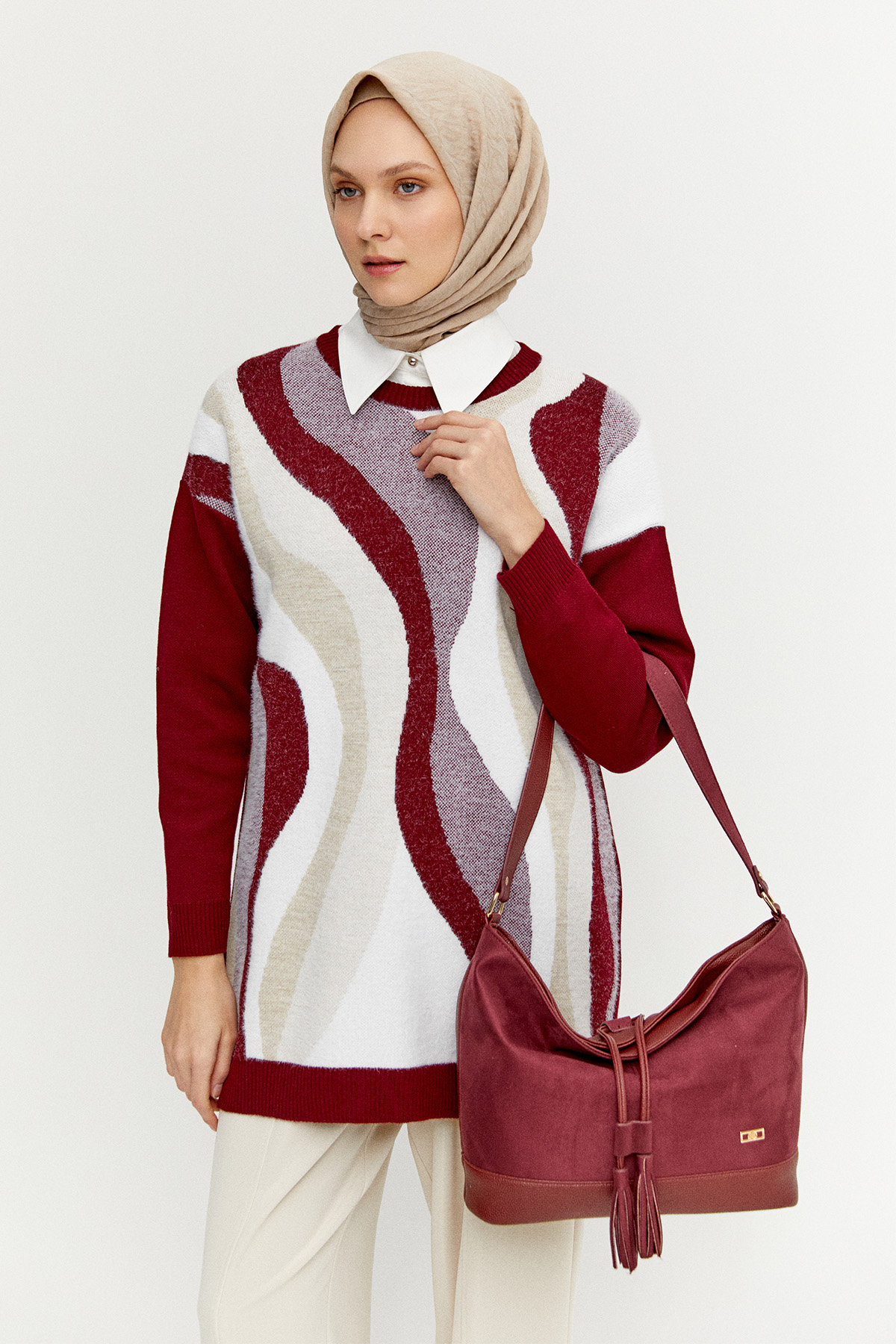 Püskül Detaylı Geniş Hacimli Kol Çantası, Tesettür Giyim