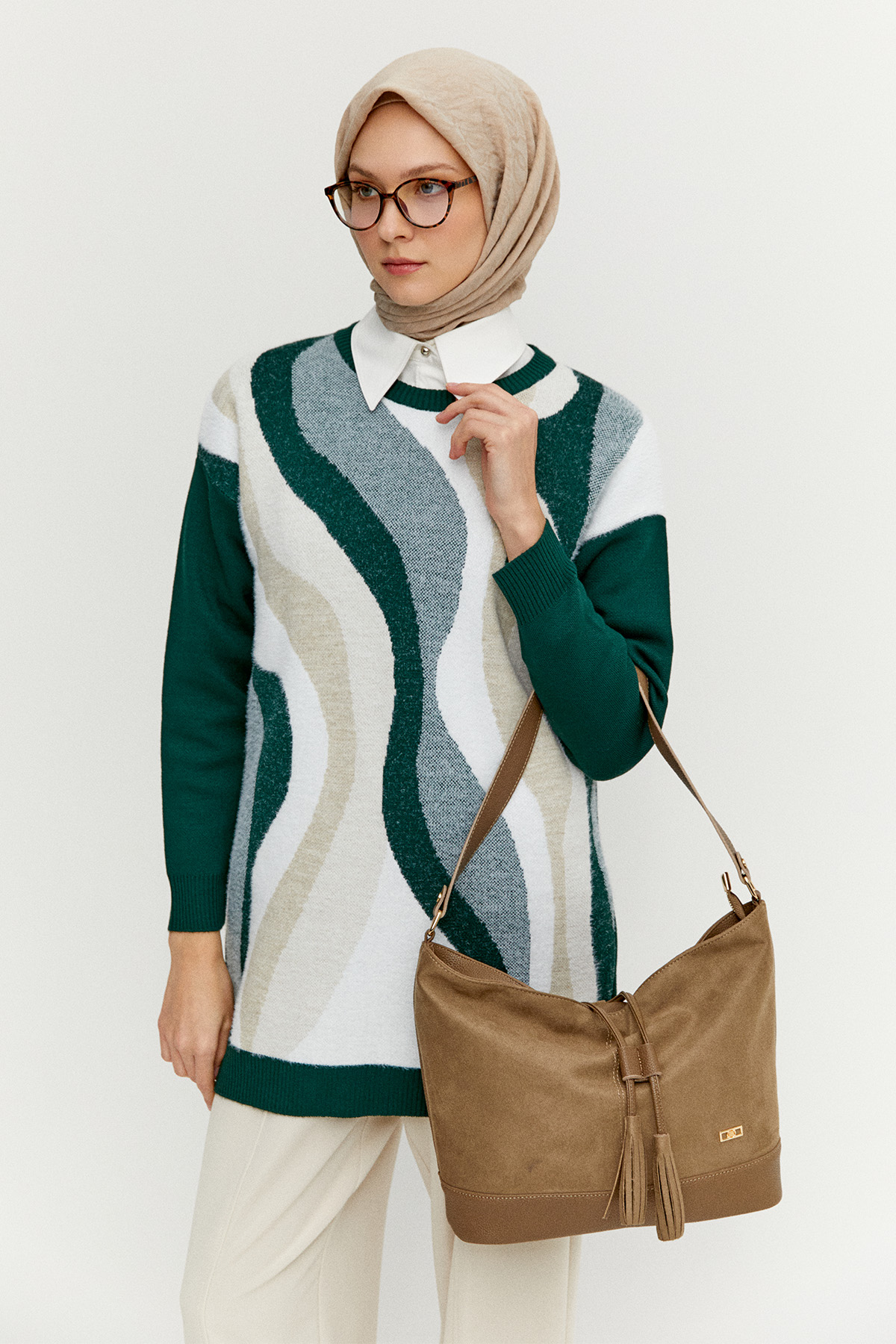 Püskül Detaylı Geniş Hacimli Kol Çantası, Tesettür Giyim