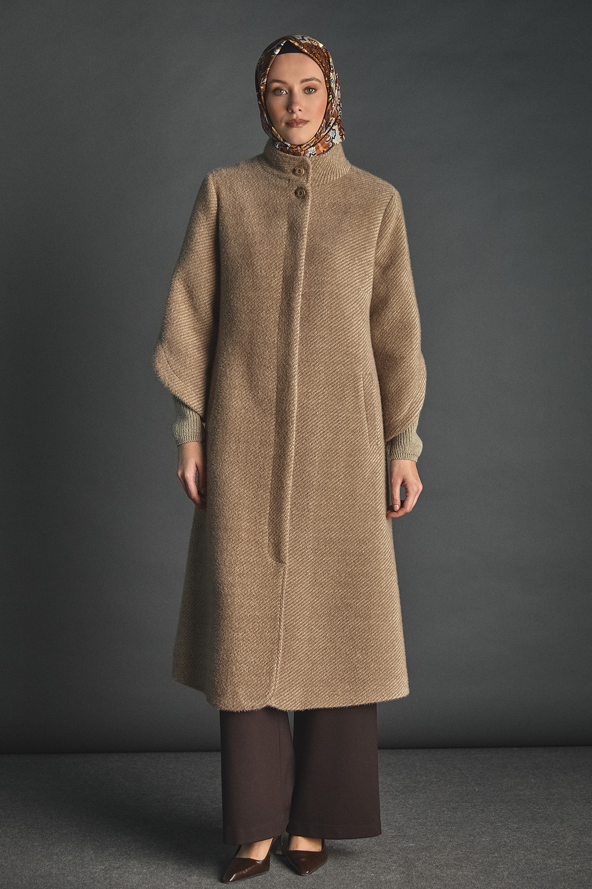 Lale Kol Ribanalı Kaban, Tesettür Giyim