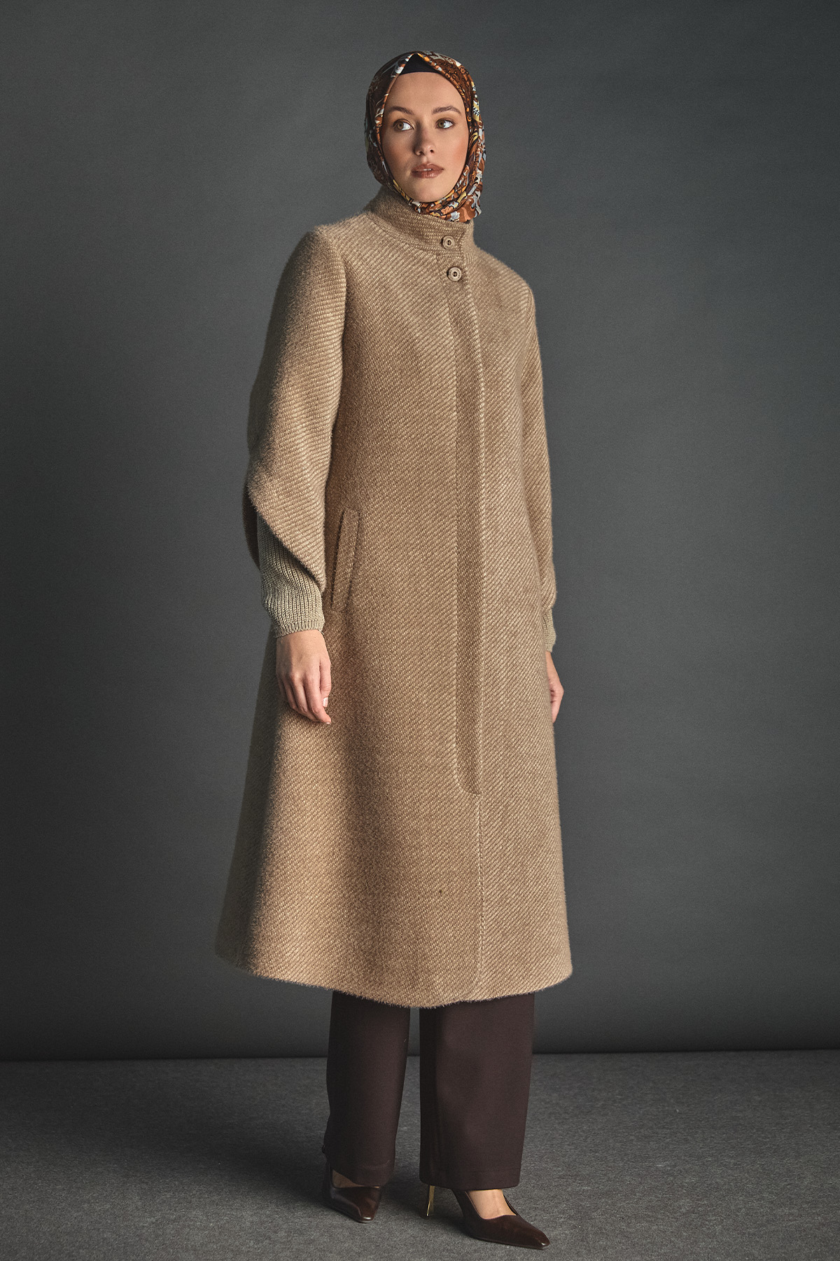 Lale Kol Ribanalı Kaban, Tesettür Giyim