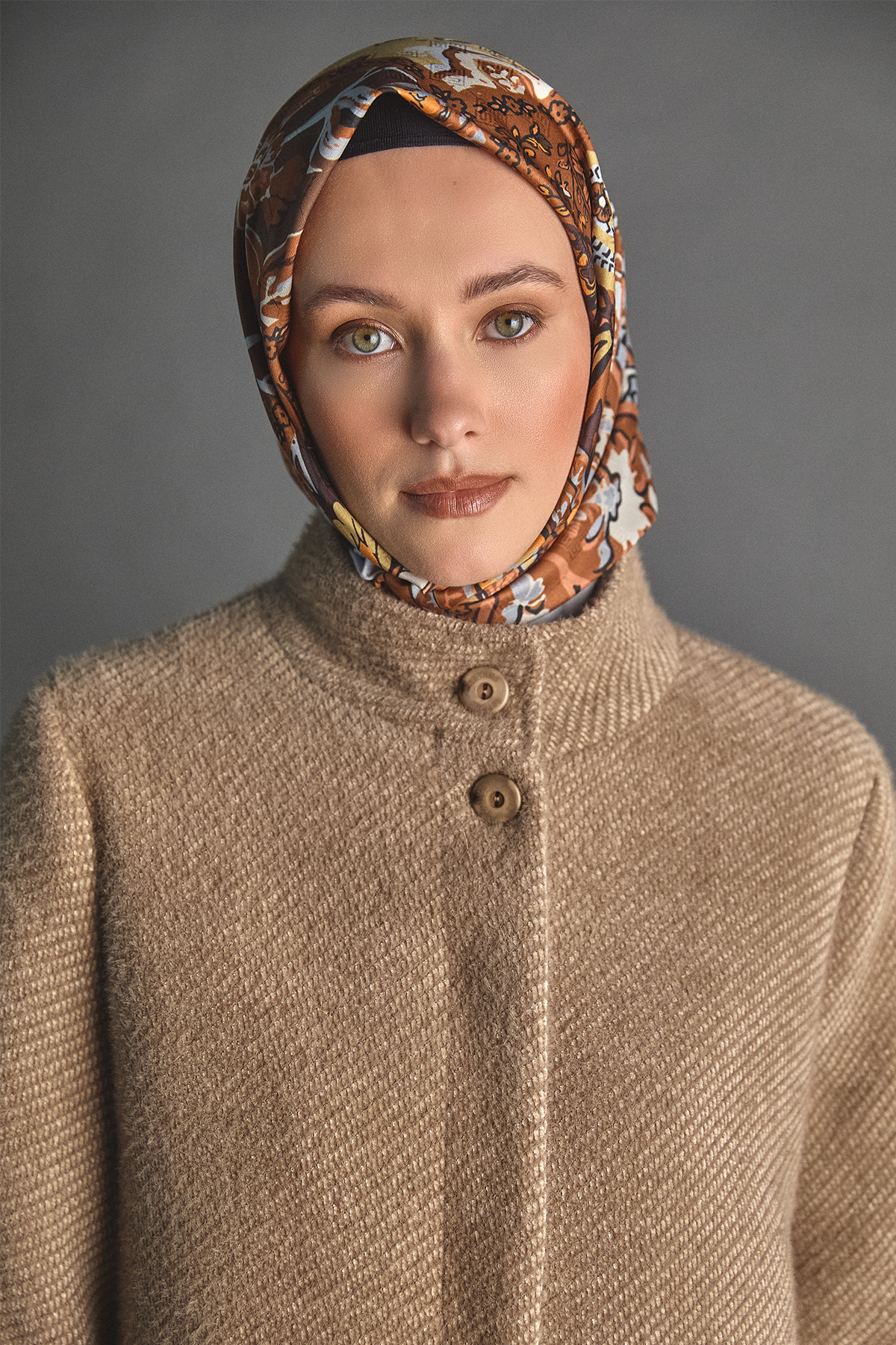 Lale Kol Ribanalı Kaban, Tesettür Giyim