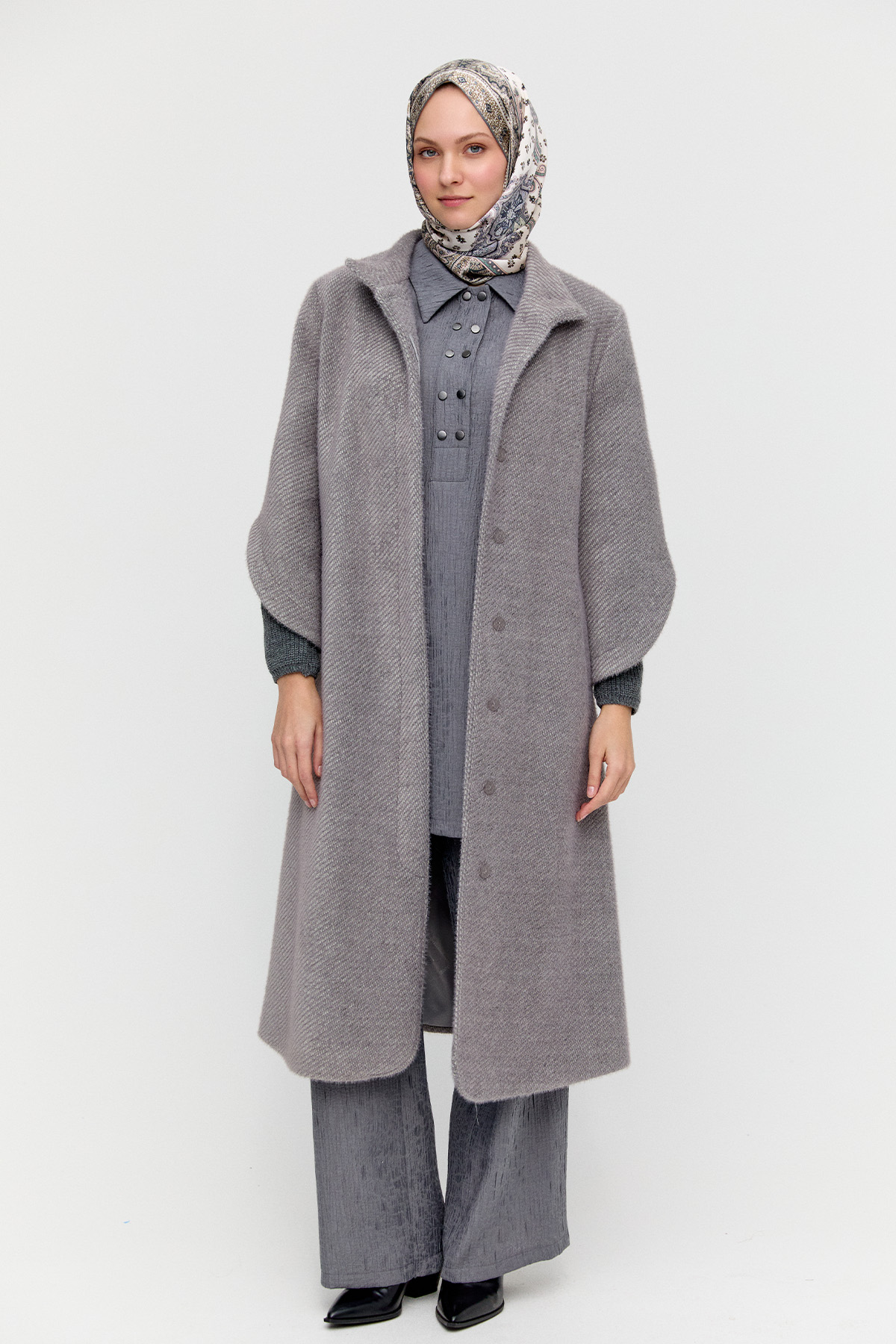 Lale Kol Ribanalı Kaban, Tesettür Giyim