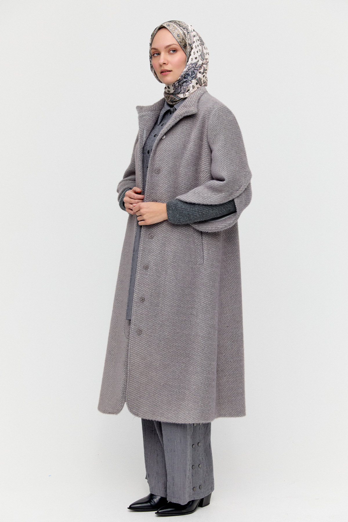 Lale Kol Ribanalı Kaban, Tesettür Giyim