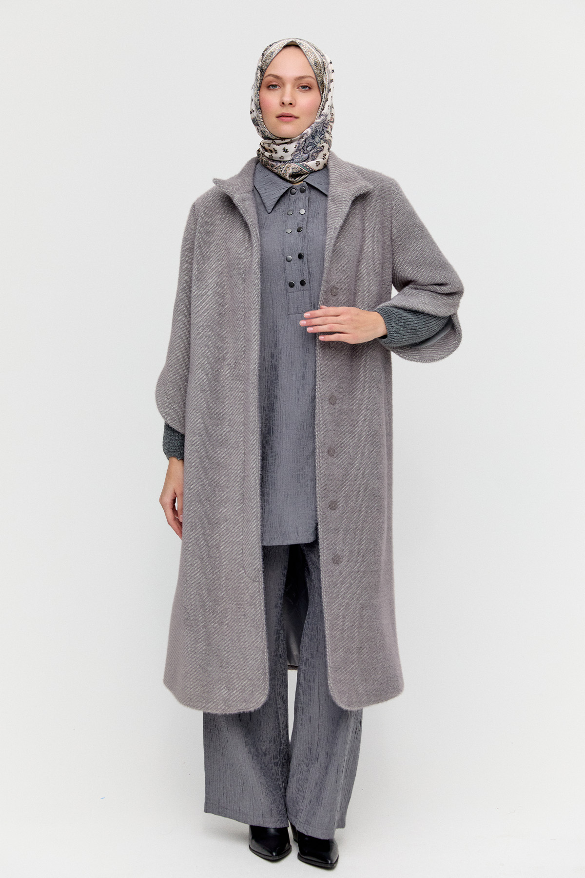 Lale Kol Ribanalı Kaban, Tesettür Giyim