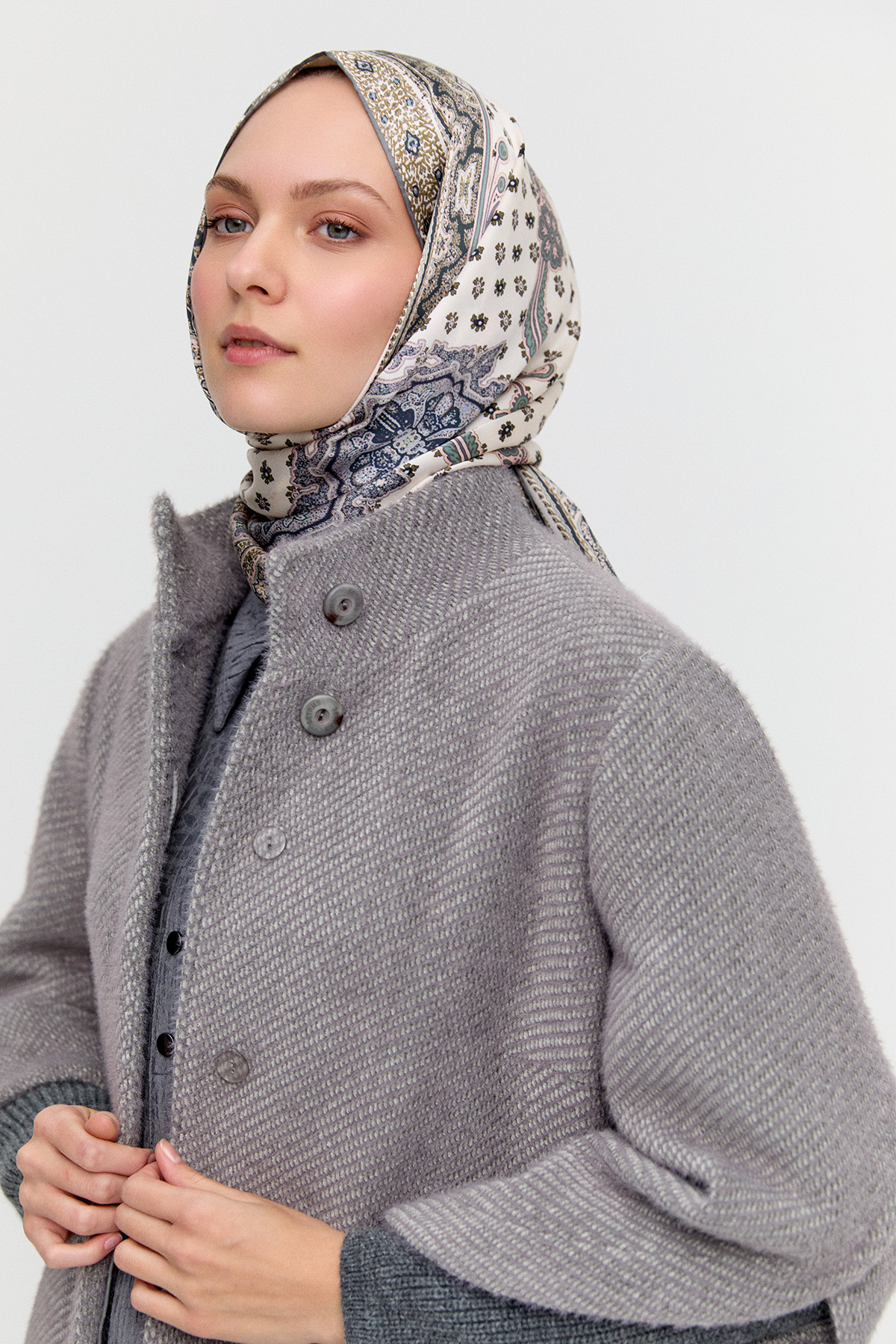 Lale Kol Ribanalı Kaban, Tesettür Giyim