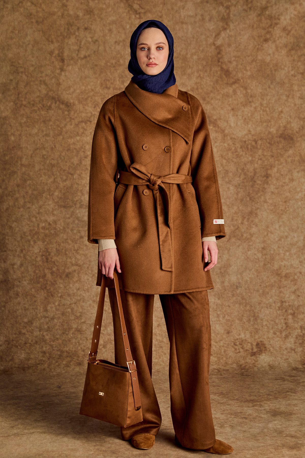 Mendil Yakalı Yün Kaban, Tesettür Giyim