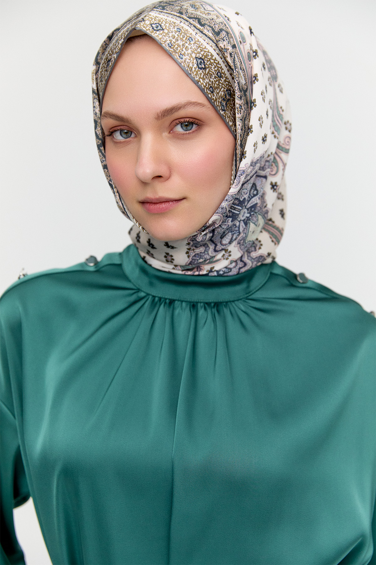 Süs Düğmeli Saten İkili Takım, Tesettür Giyim