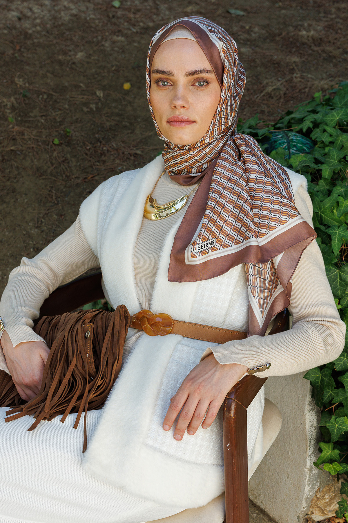 Şal Yakalı Tüvit Yelek, Tesettür Giyim