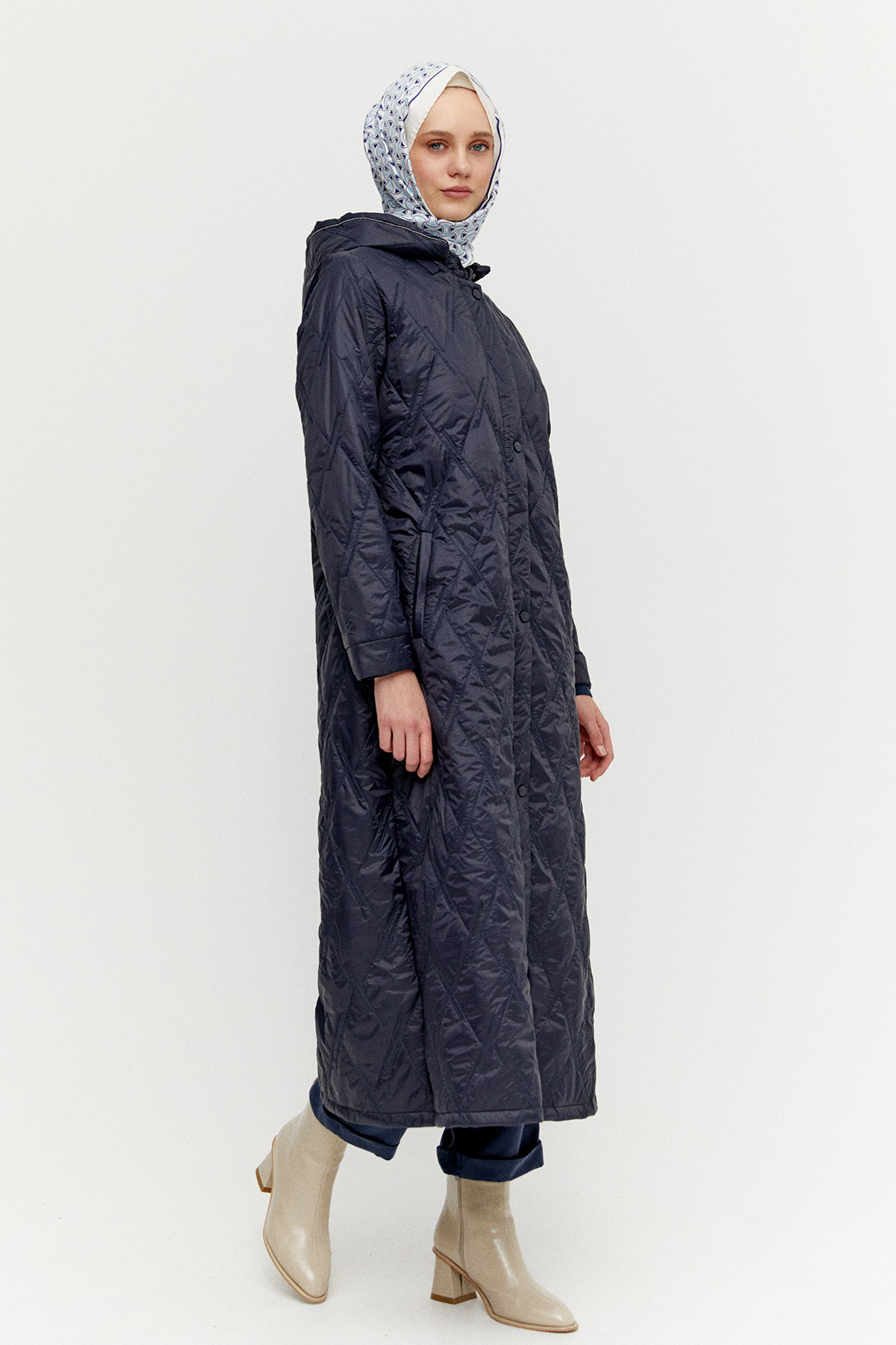 Baklava Desenli Kapitone Kaban, Tesettür Giyim