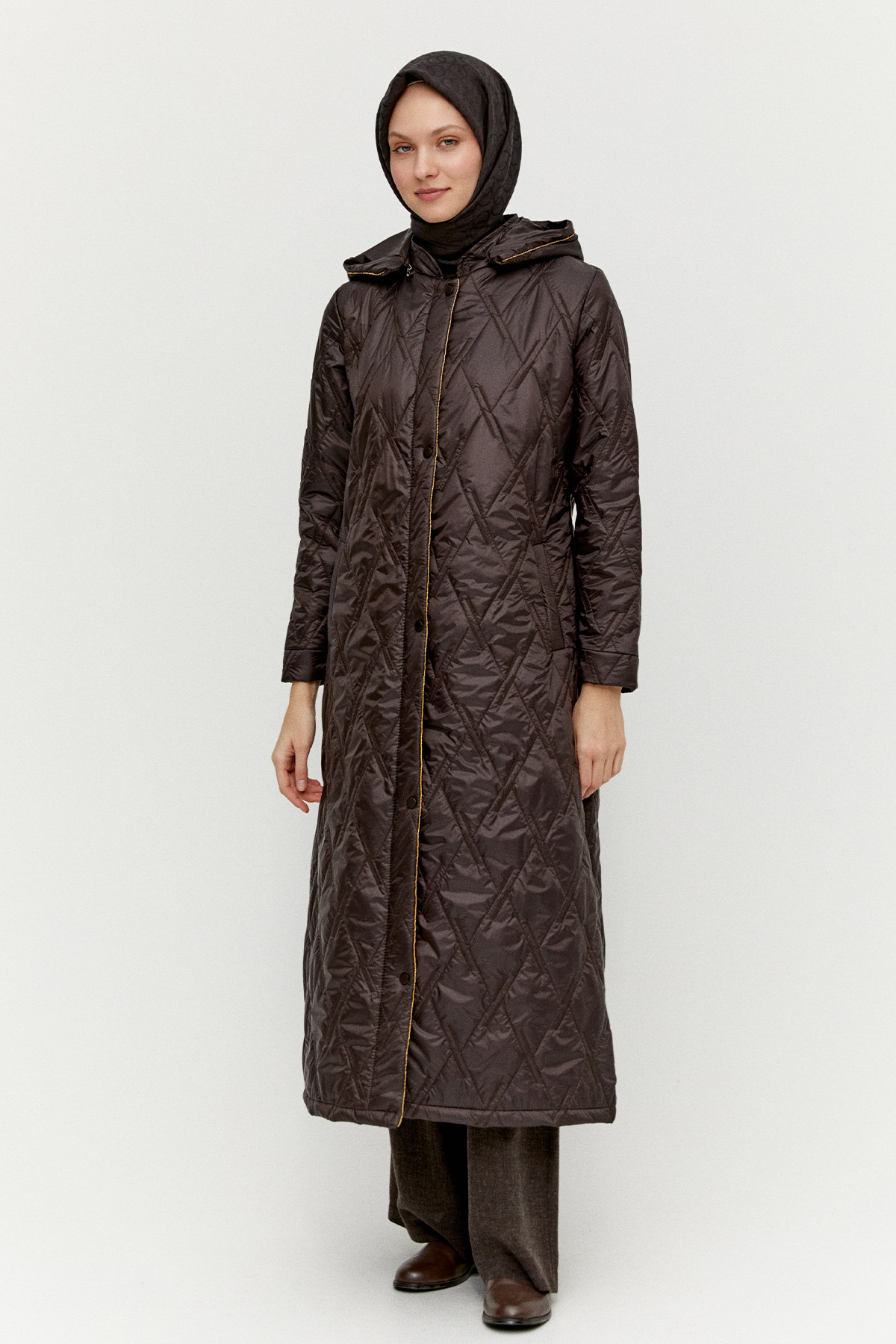 Baklava Desenli Kapitone Kaban, Tesettür Giyim