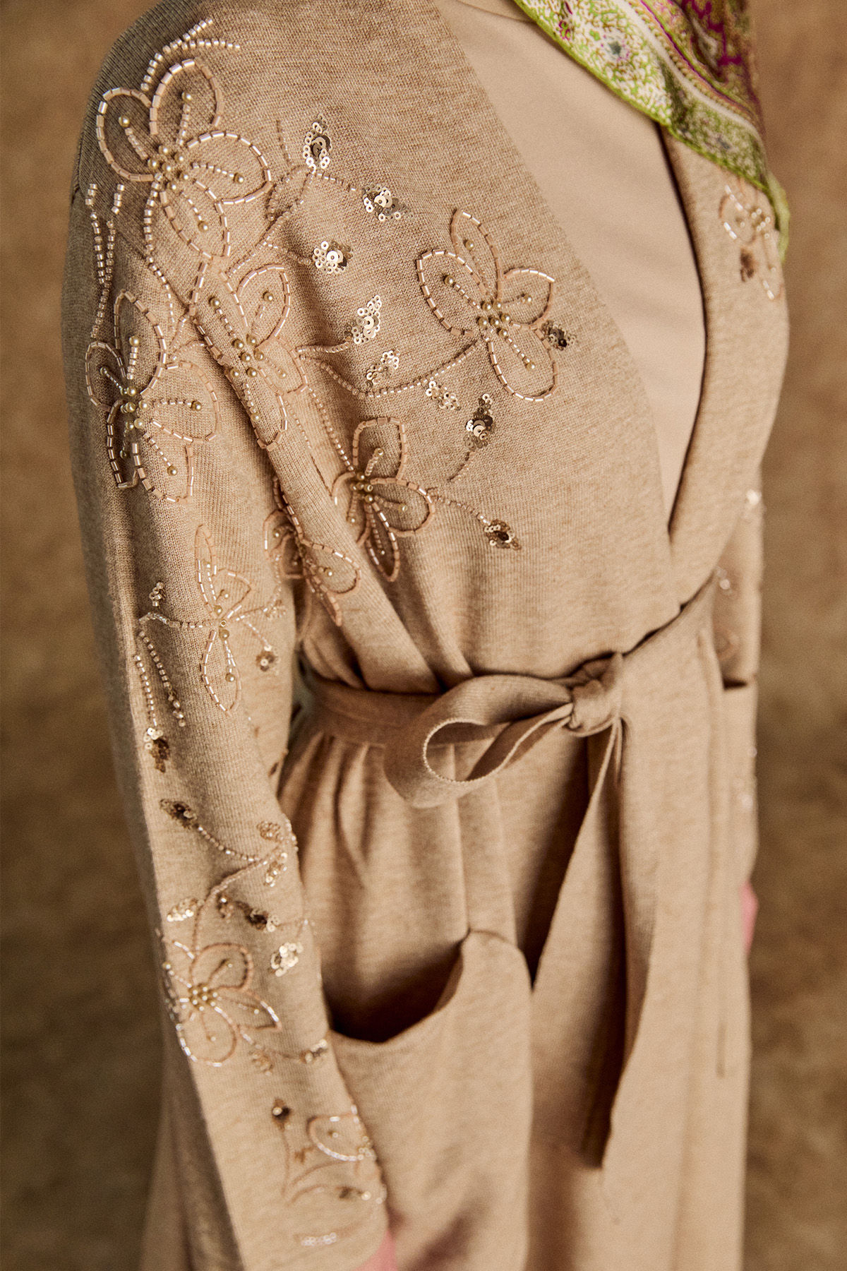 Kadife Motifli Uzun Triko Hırka, Tesettür Giyim