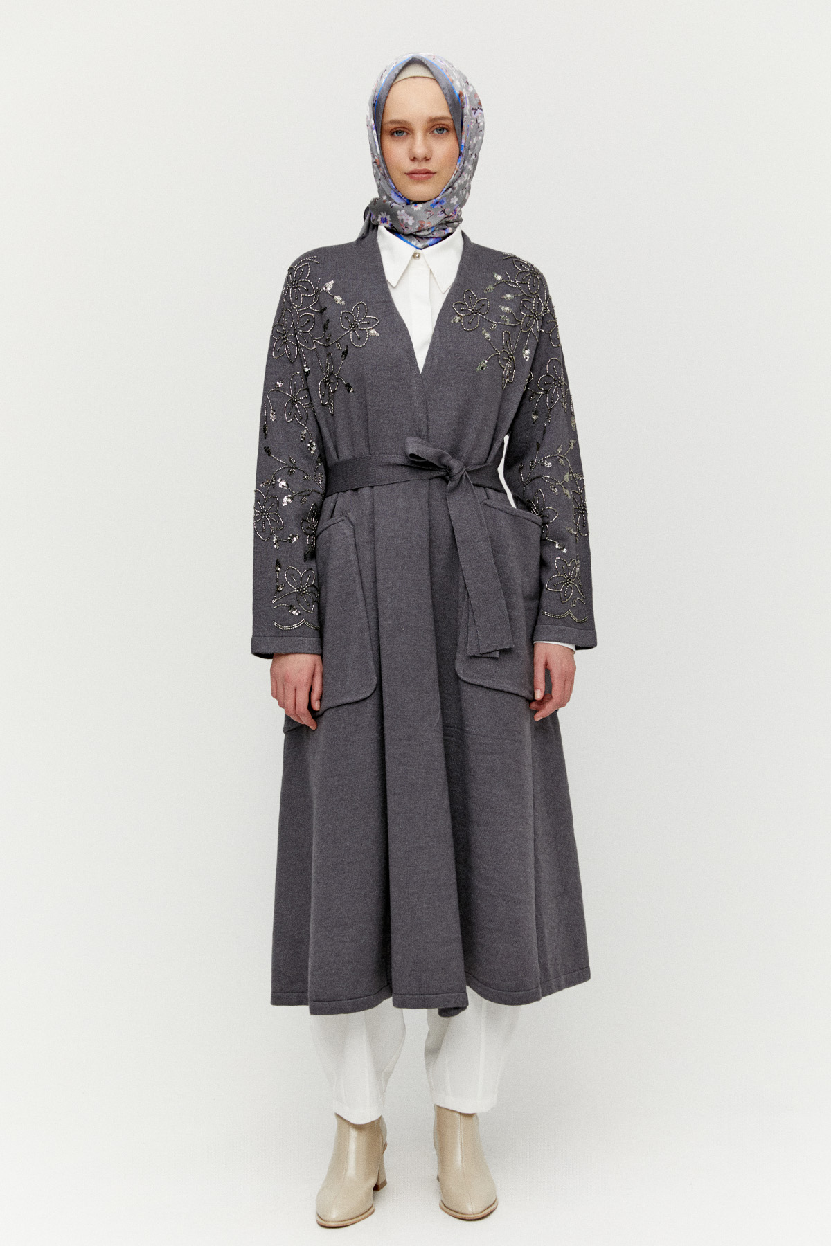 Kadife Motifli Uzun Triko Hırka, Tesettür Giyim