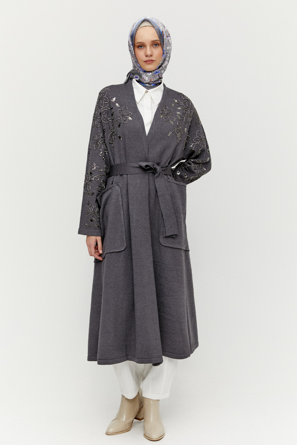 Kadife Motifli Uzun Triko Hırka, Tesettür Giyim