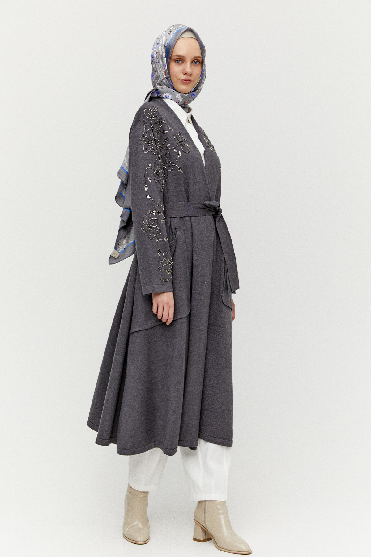 Kadife Motifli Uzun Triko Hırka, Tesettür Giyim