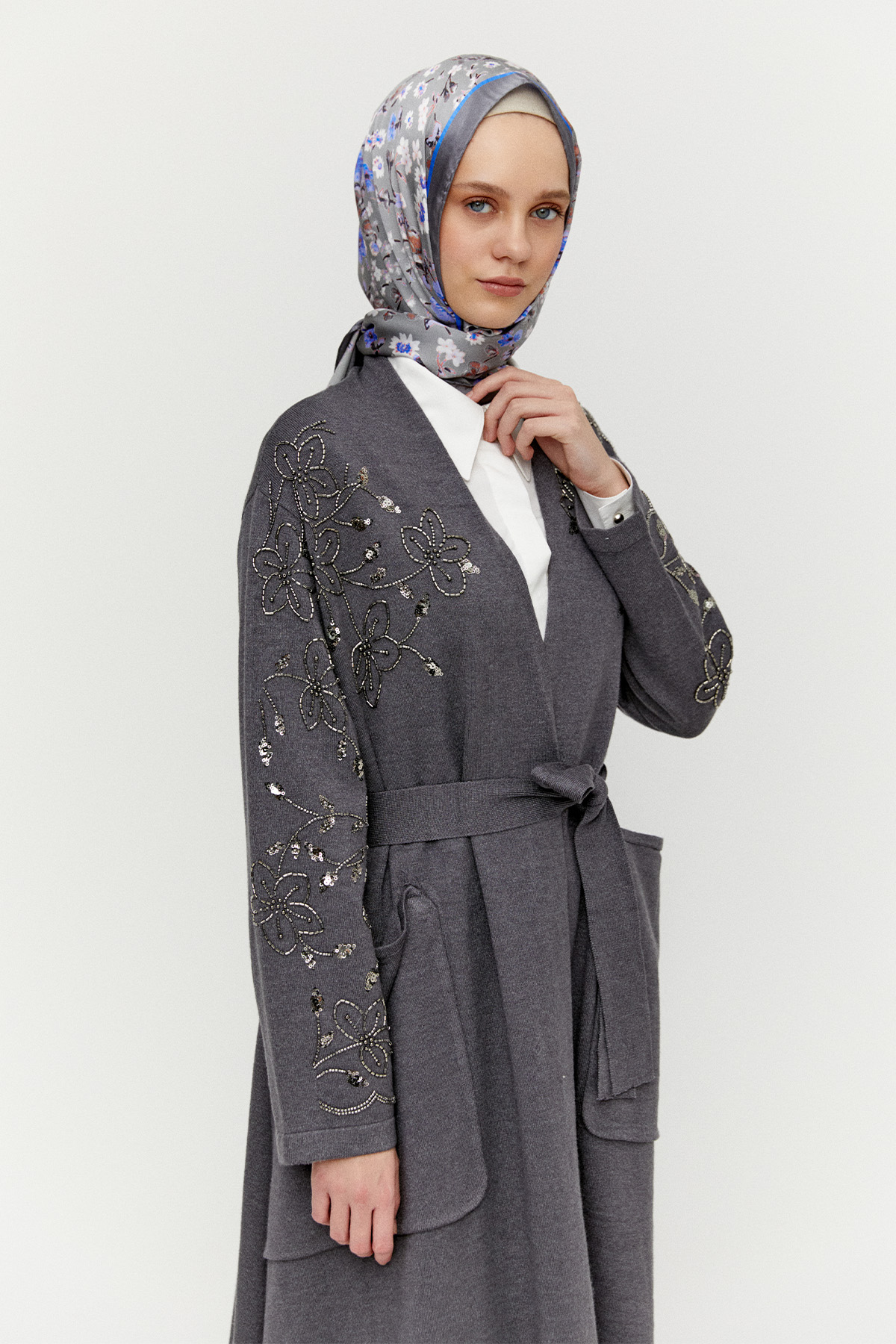 Kadife Motifli Uzun Triko Hırka, Tesettür Giyim