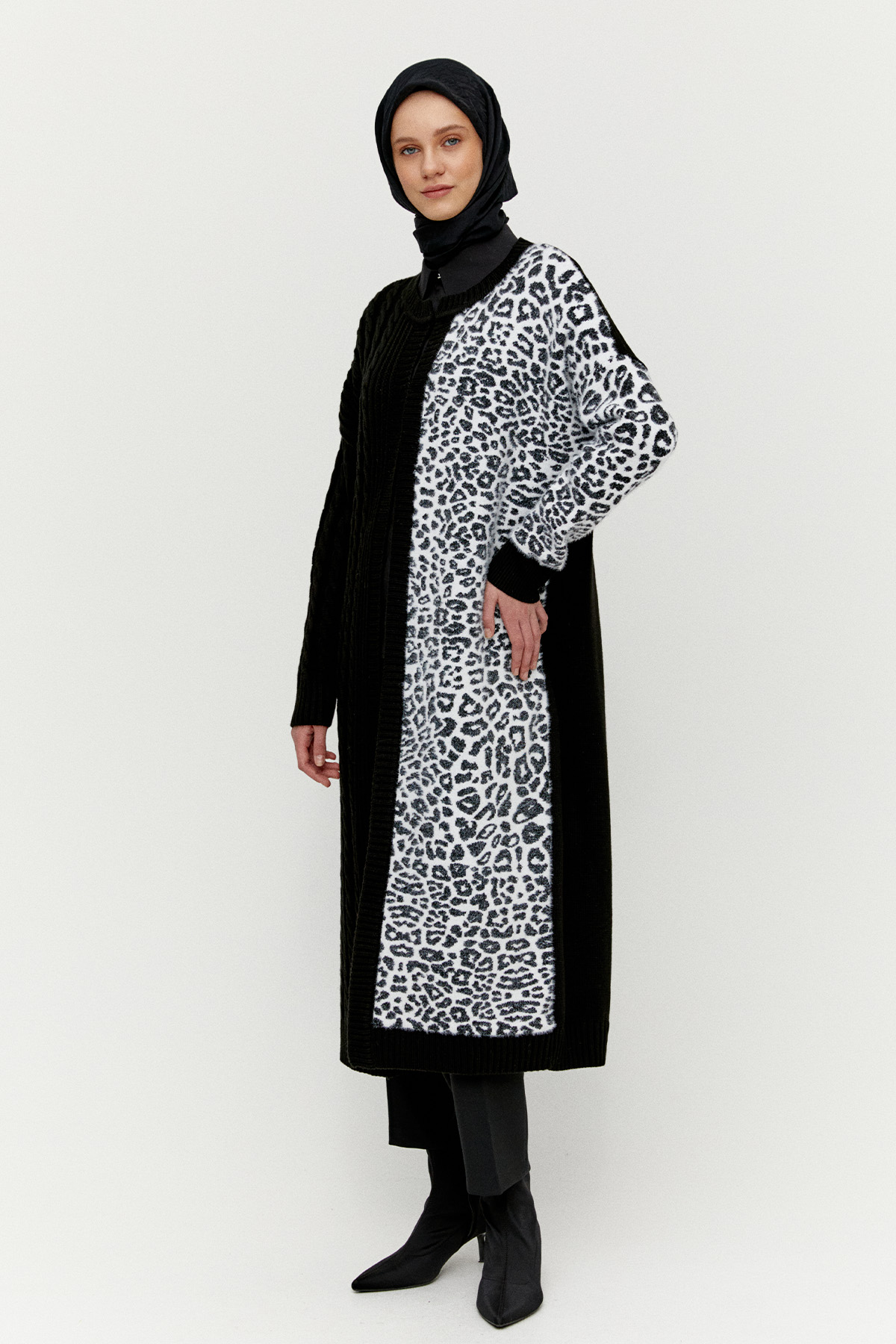 Leoparlı Kopçalı Uzun Triko Hırka, Tesettür Giyim