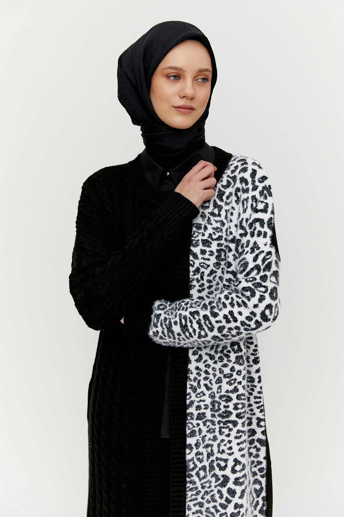 Leoparlı Kopçalı Uzun Triko Hırka, Tesettür Giyim