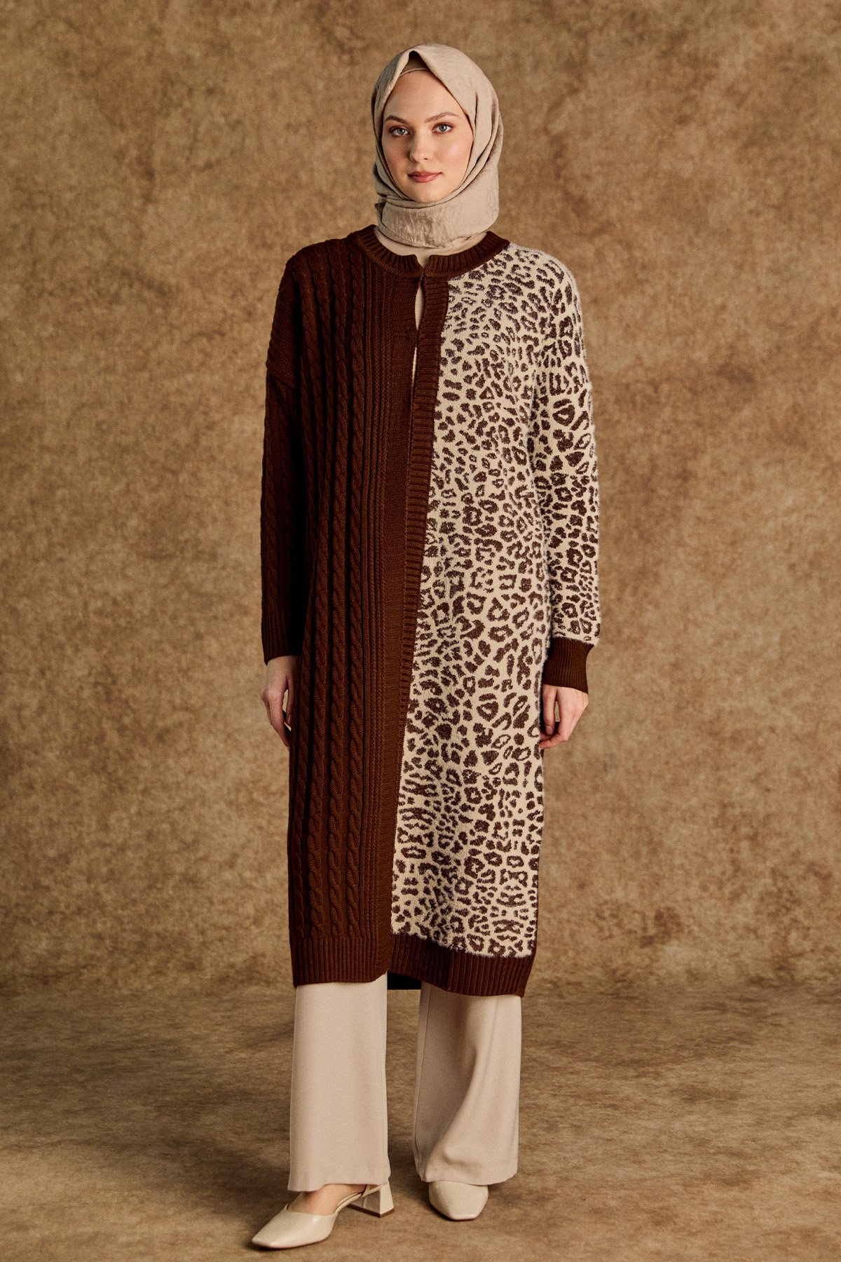 Leoparlı Kopçalı Uzun Triko Hırka, Tesettür Giyim