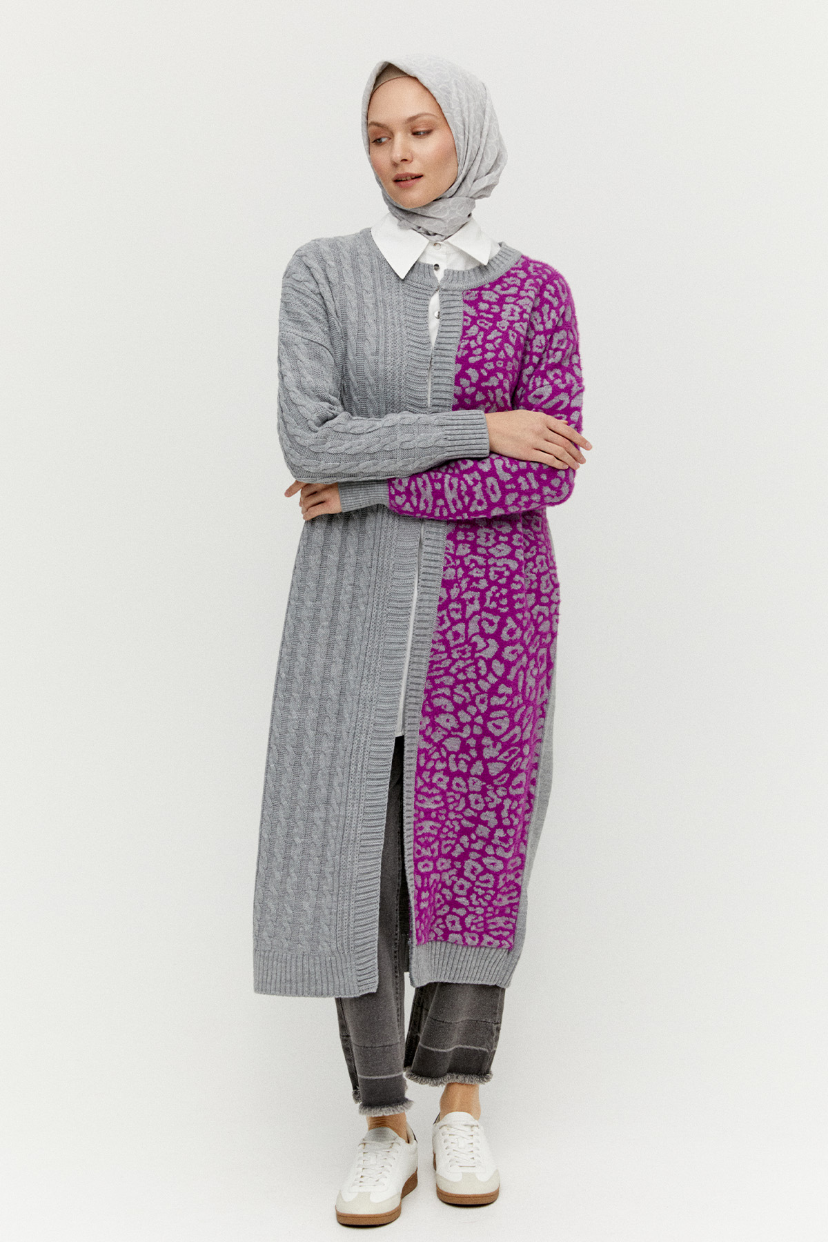 Leoparlı Kopçalı Uzun Triko Hırka, Tesettür Giyim