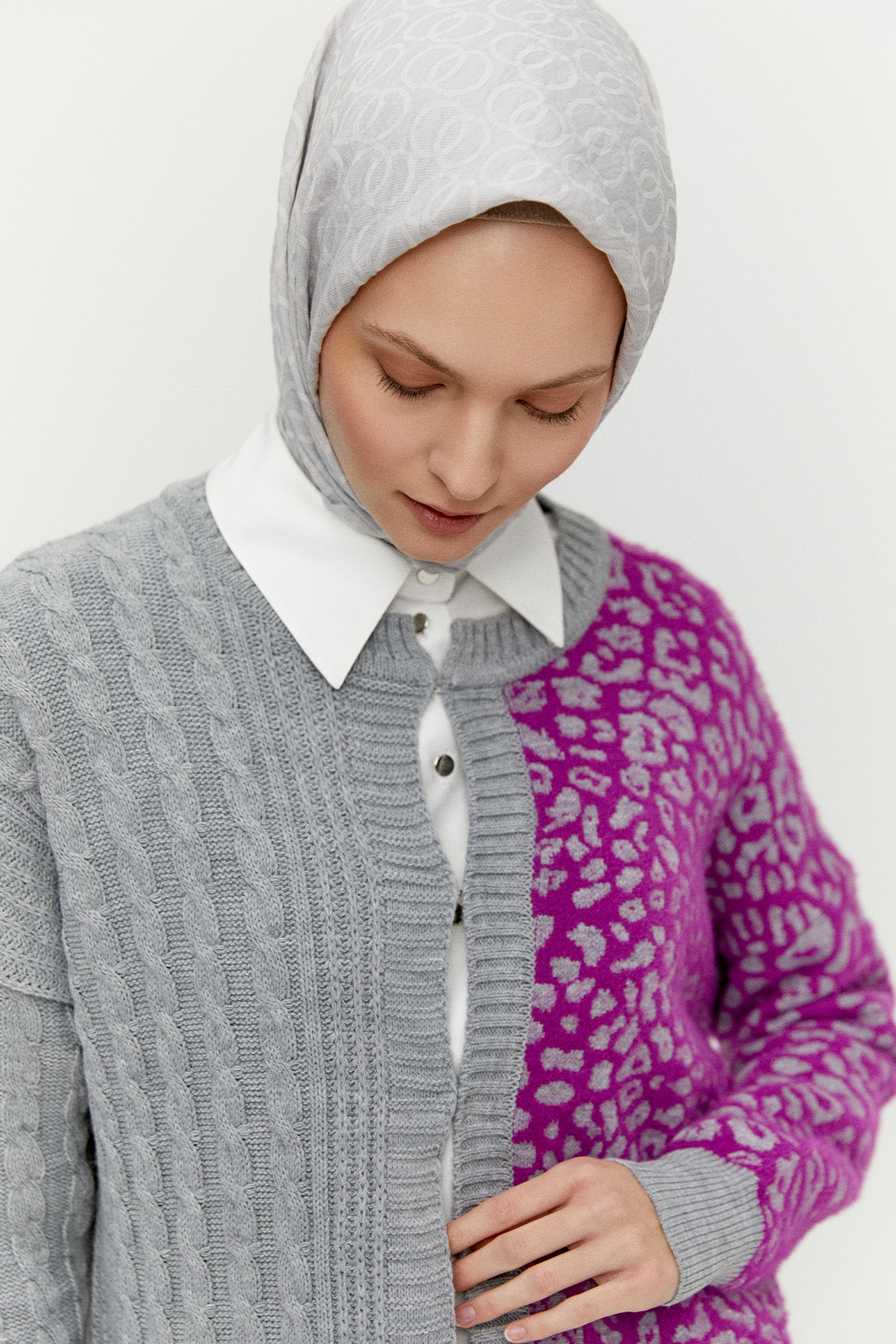 Leoparlı Kopçalı Uzun Triko Hırka, Tesettür Giyim