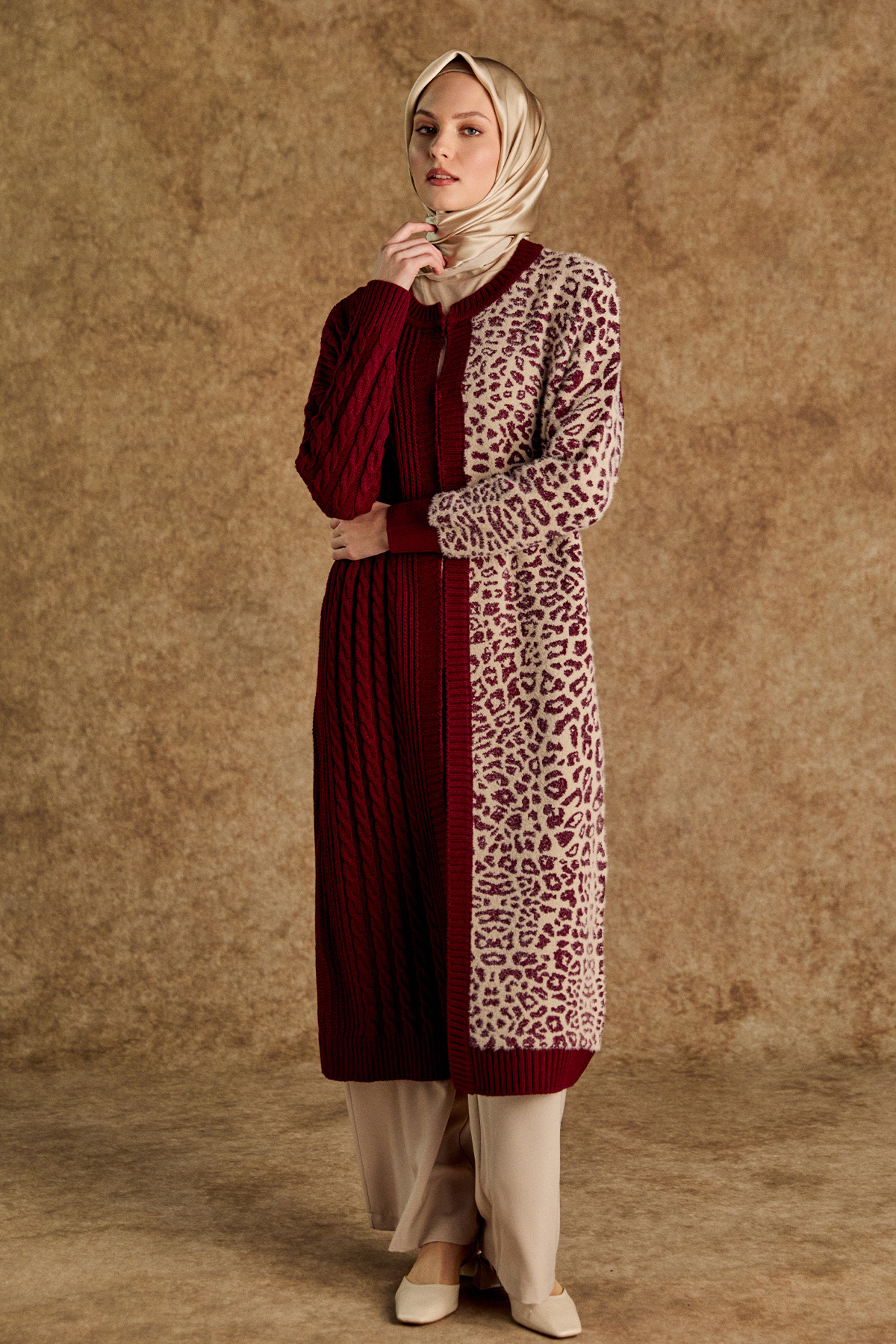 Leoparlı Kopçalı Uzun Triko Hırka, Tesettür Giyim