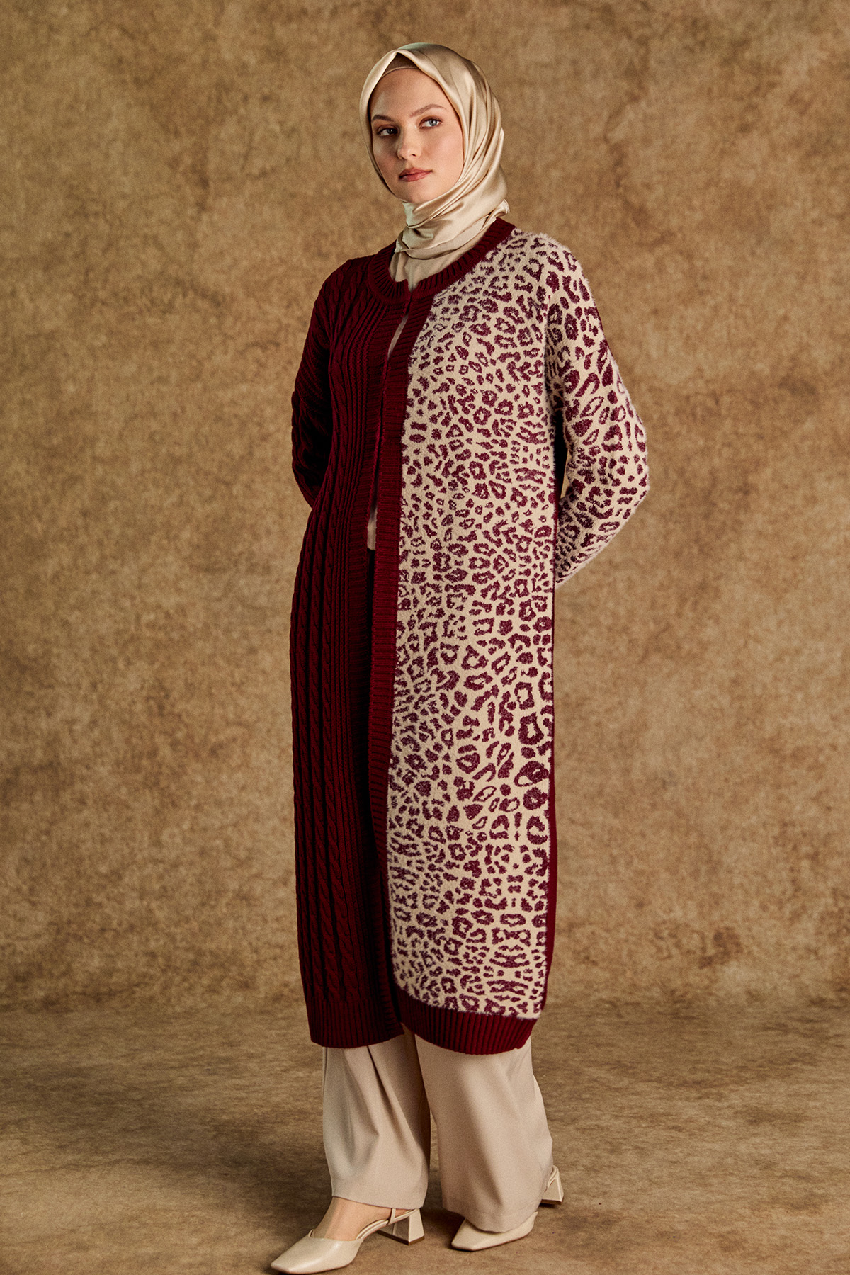Leoparlı Kopçalı Uzun Triko Hırka, Tesettür Giyim