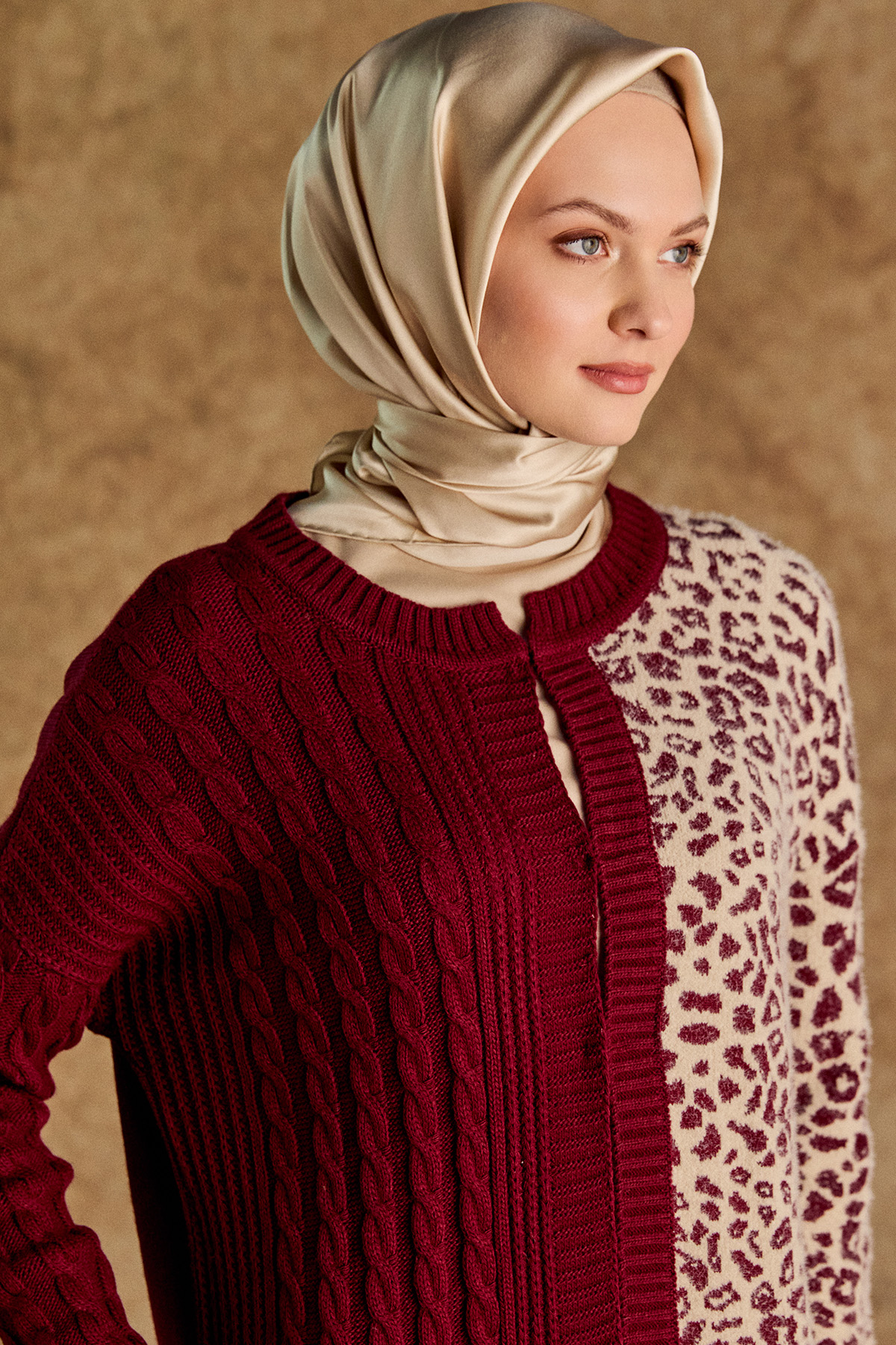 Leoparlı Kopçalı Uzun Triko Hırka, Tesettür Giyim