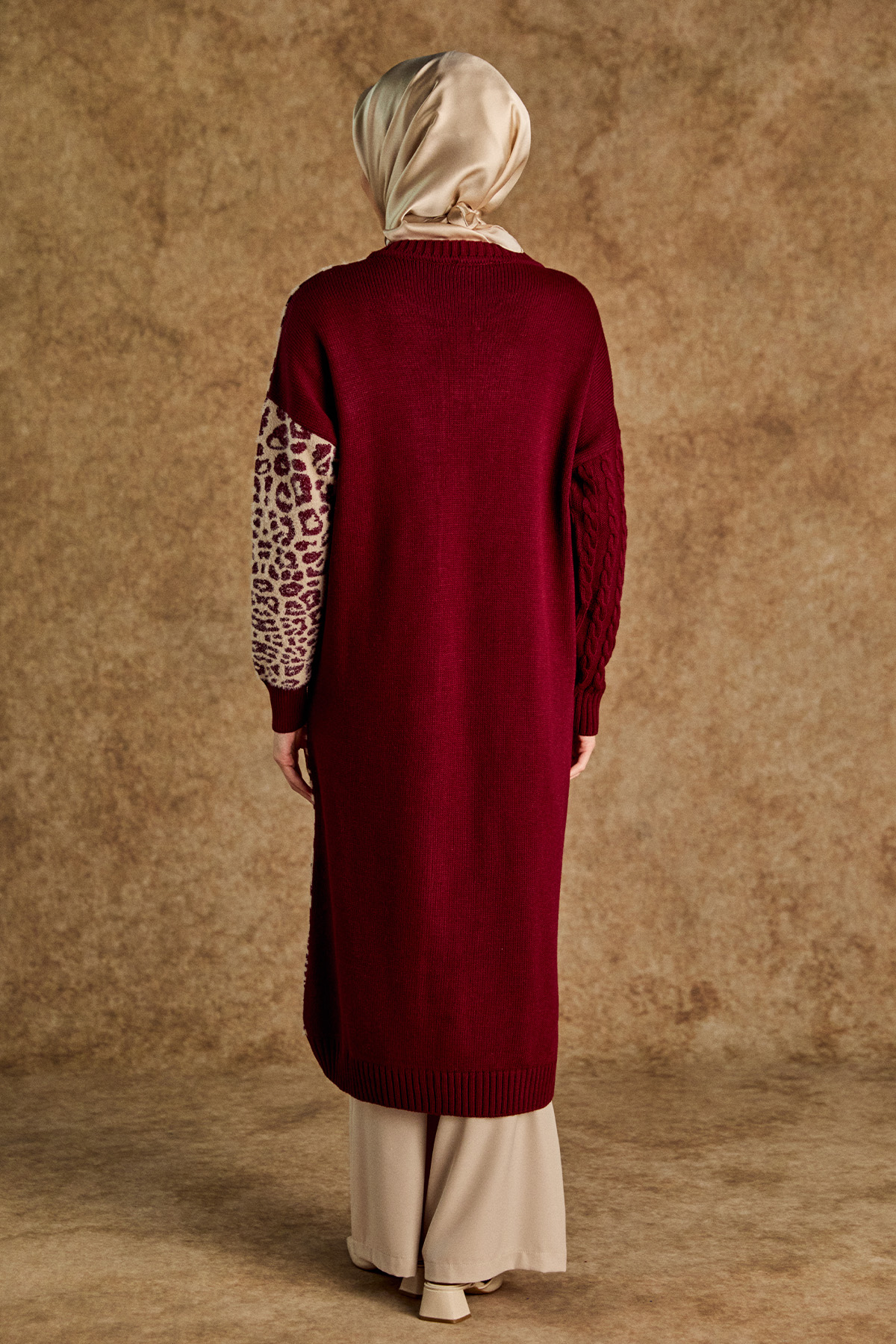 Leoparlı Kopçalı Uzun Triko Hırka, Tesettür Giyim