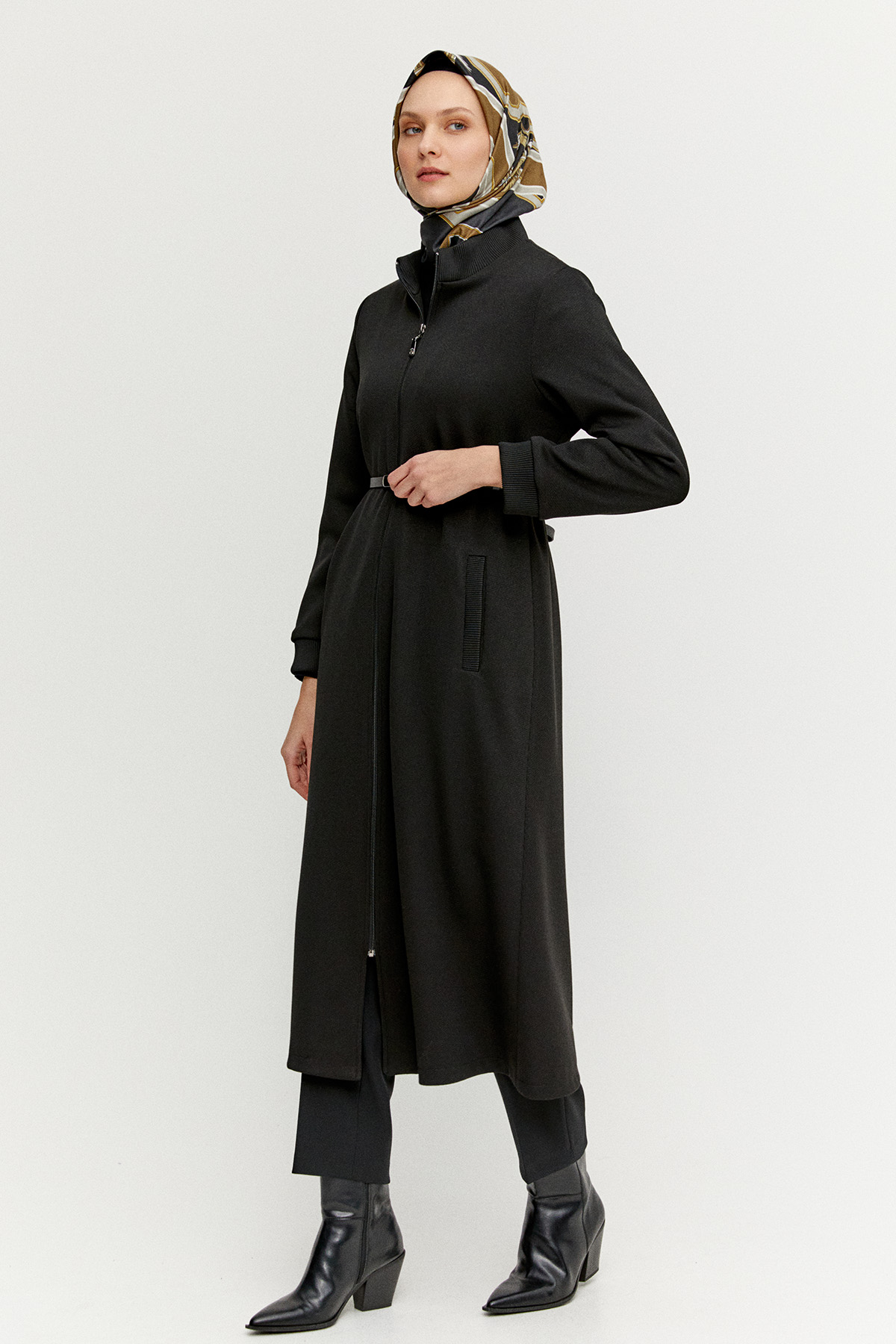 Ribanalı Kemerli Fermuarlı Uzun Kap, Tesettür Giyim