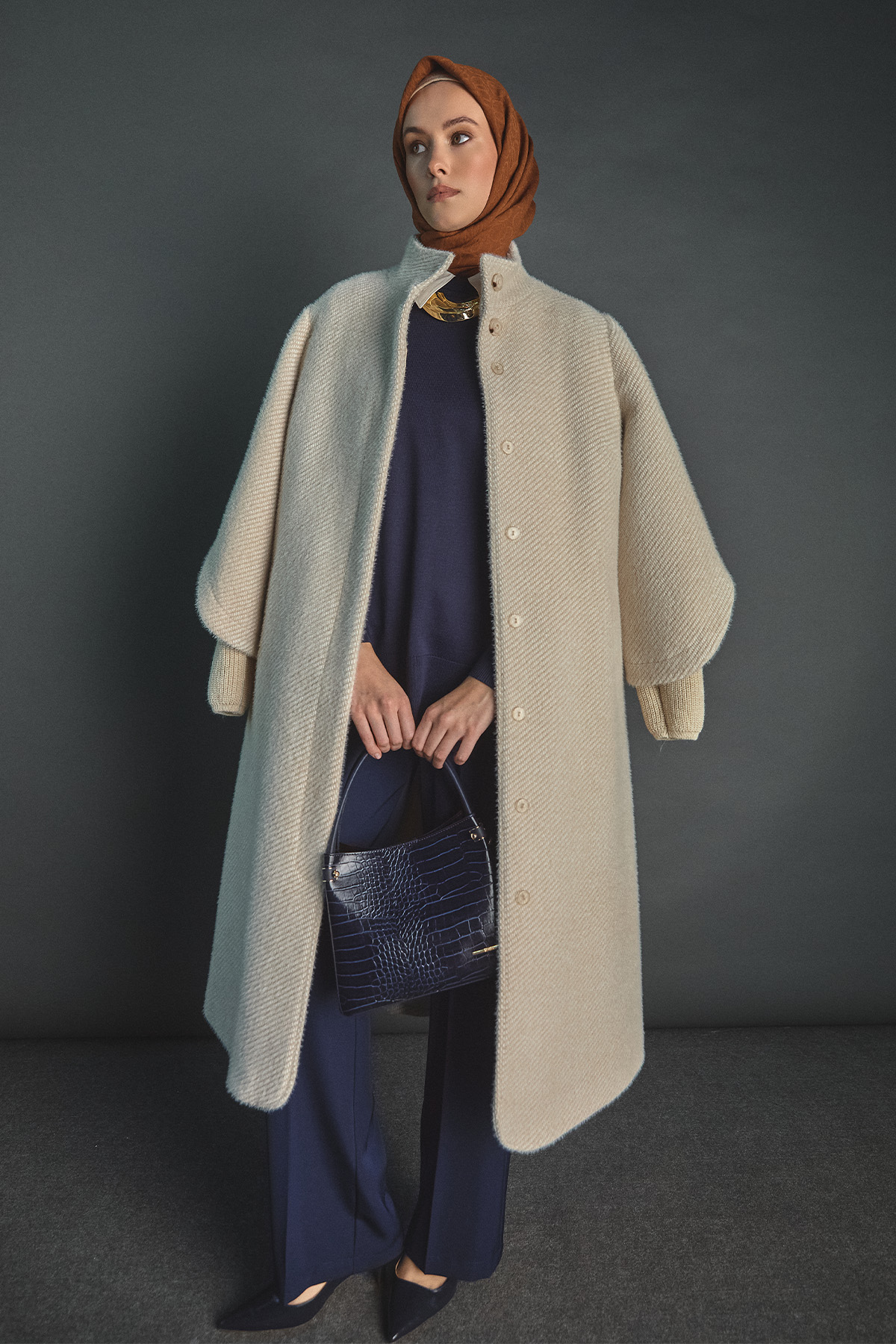 Lale Kol Ribanalı Kaban, Tesettür Giyim