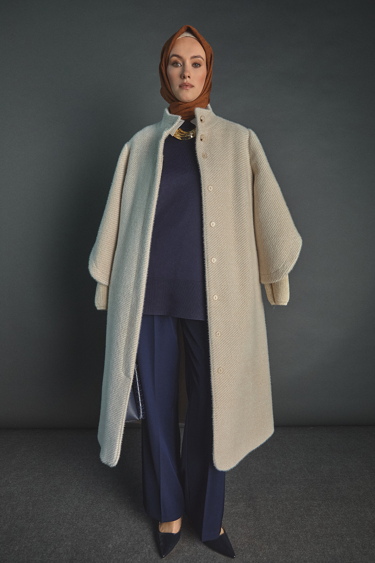 Lale Kol Ribanalı Kaban, Tesettür Giyim