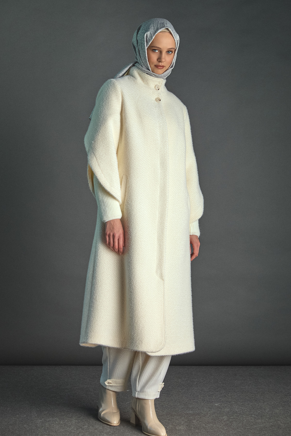 Lale Kol Ribanalı Kaban, Tesettür Giyim