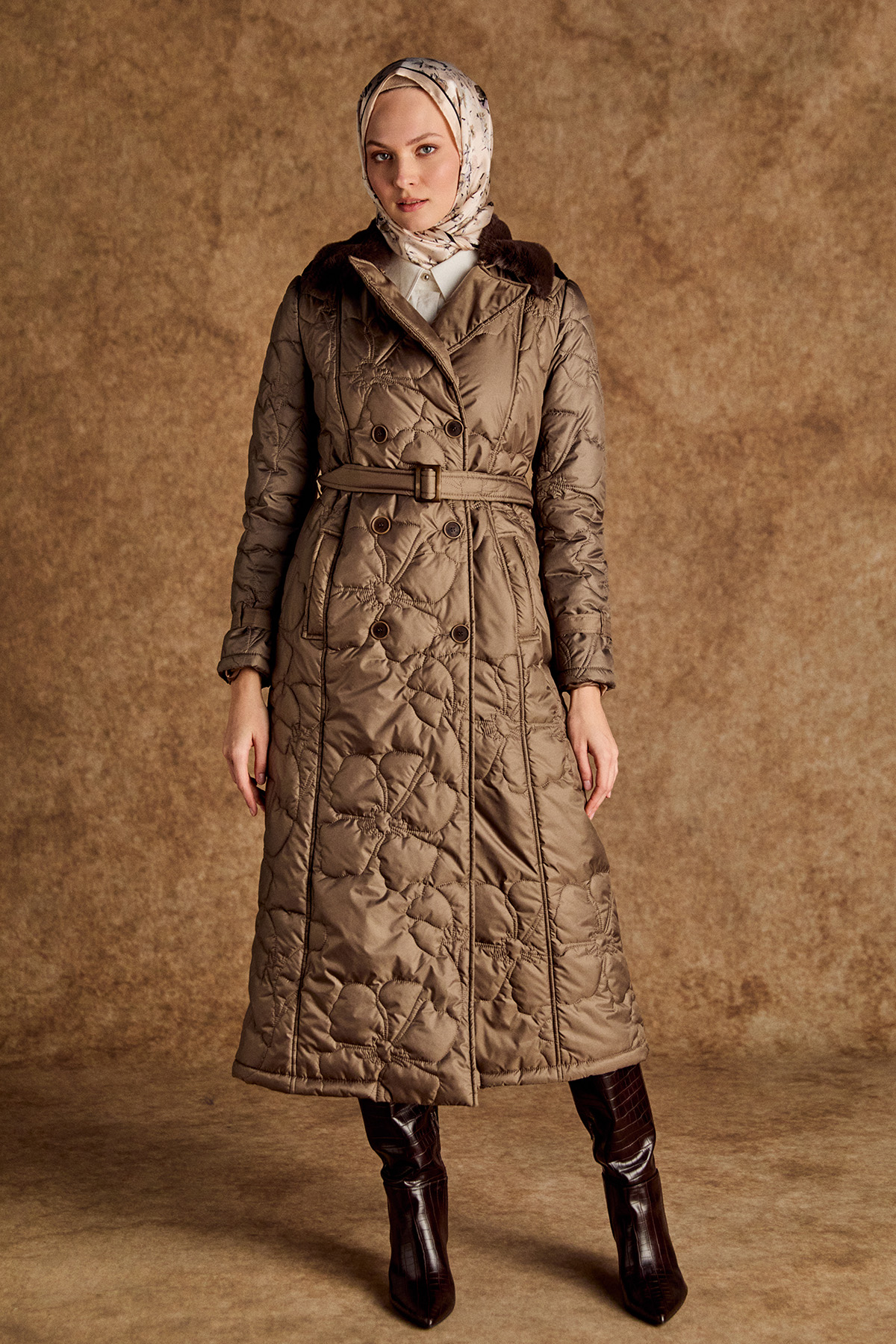 Çiçekli Kapitone Kruvaze Mont, Tesettür Giyim