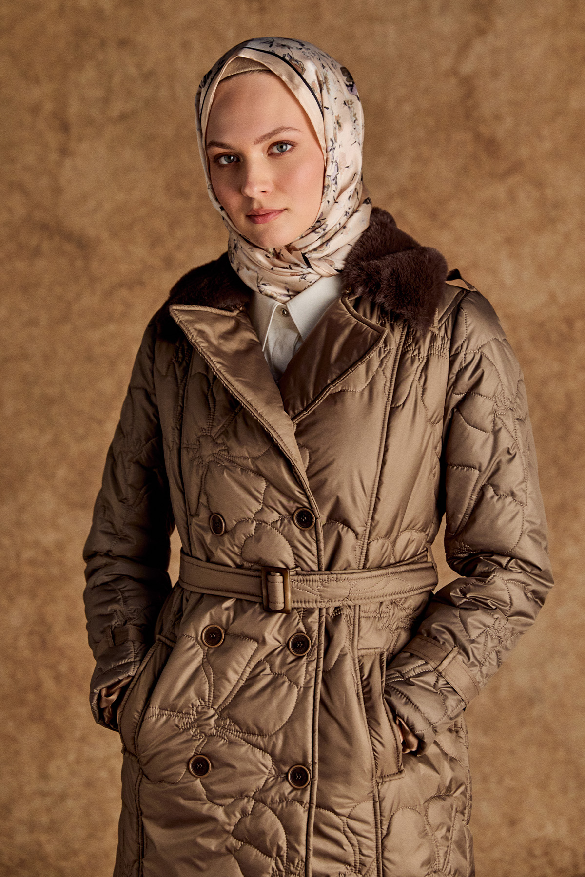 Çiçekli Kapitone Kruvaze Mont, Tesettür Giyim