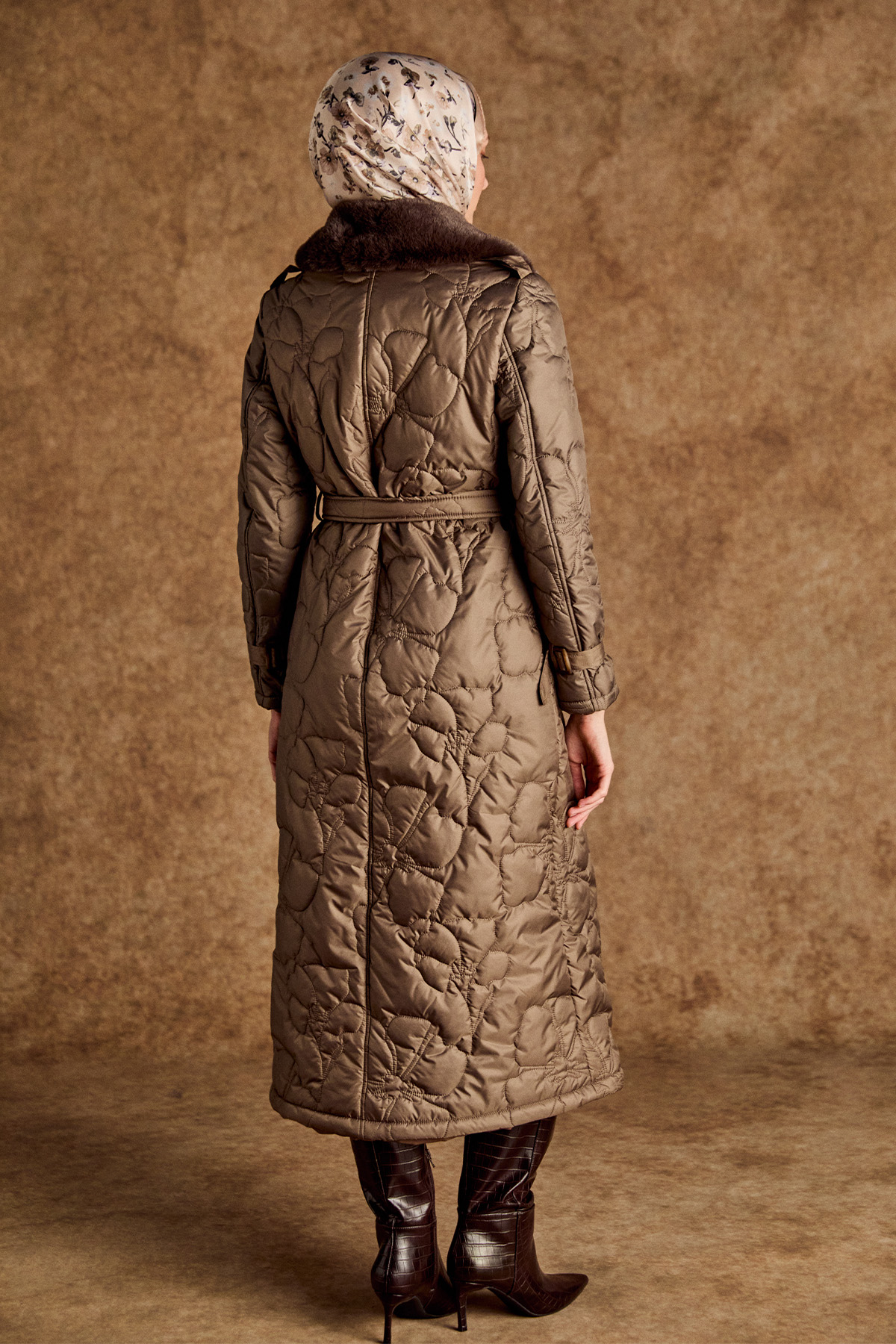 Çiçekli Kapitone Kruvaze Mont, Tesettür Giyim