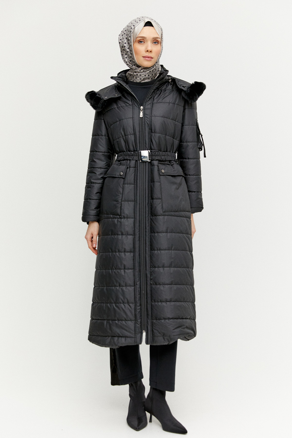 Seyyar Kapüşonlu Kapitone Kaban, Tesettür Giyim