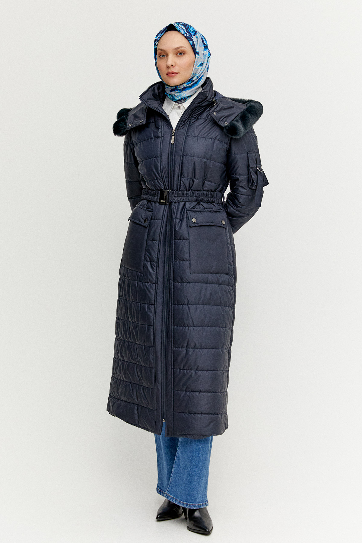 Seyyar Kapüşonlu Kapitone Kaban, Tesettür Giyim