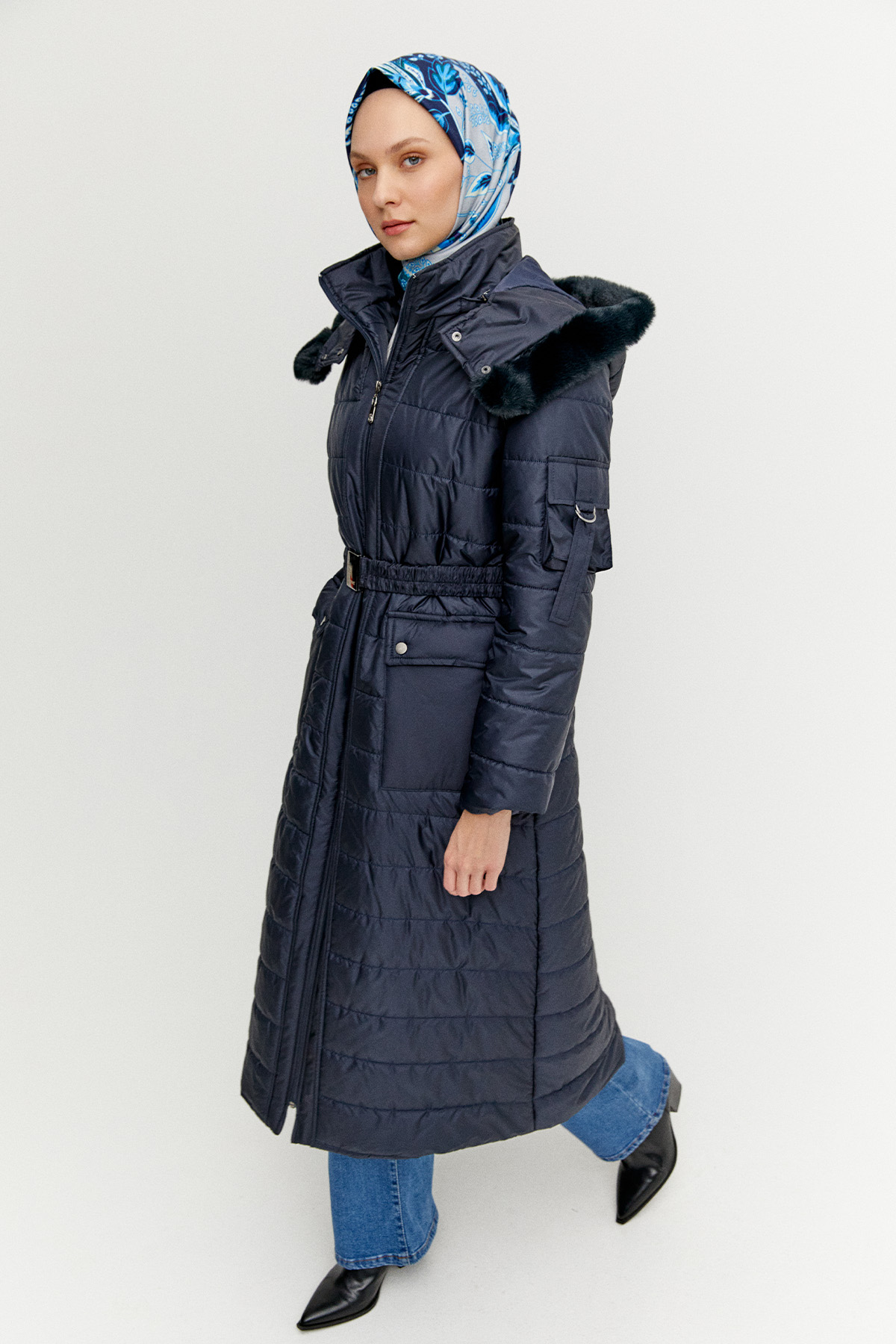 Seyyar Kapüşonlu Kapitone Kaban, Tesettür Giyim