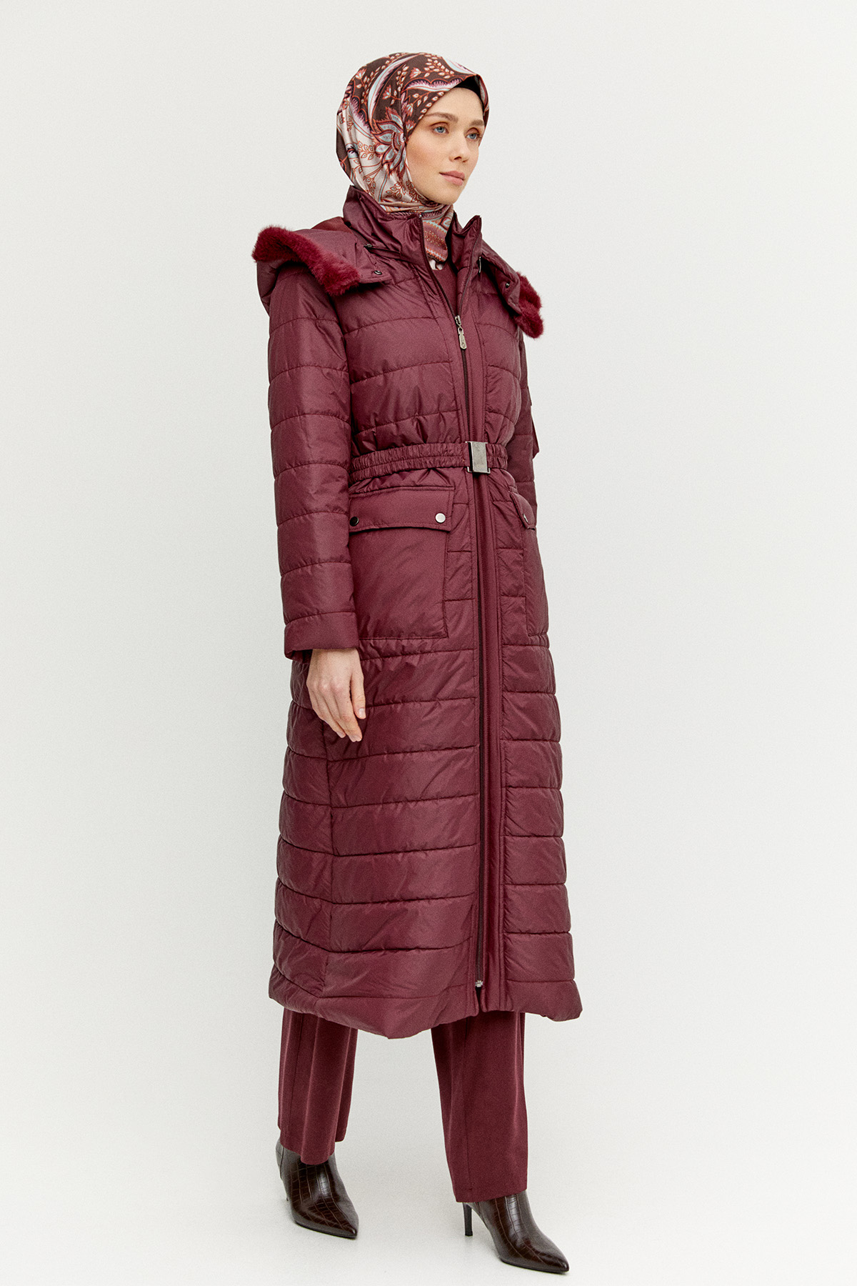 Seyyar Kapüşonlu Kapitone Kaban, Tesettür Giyim