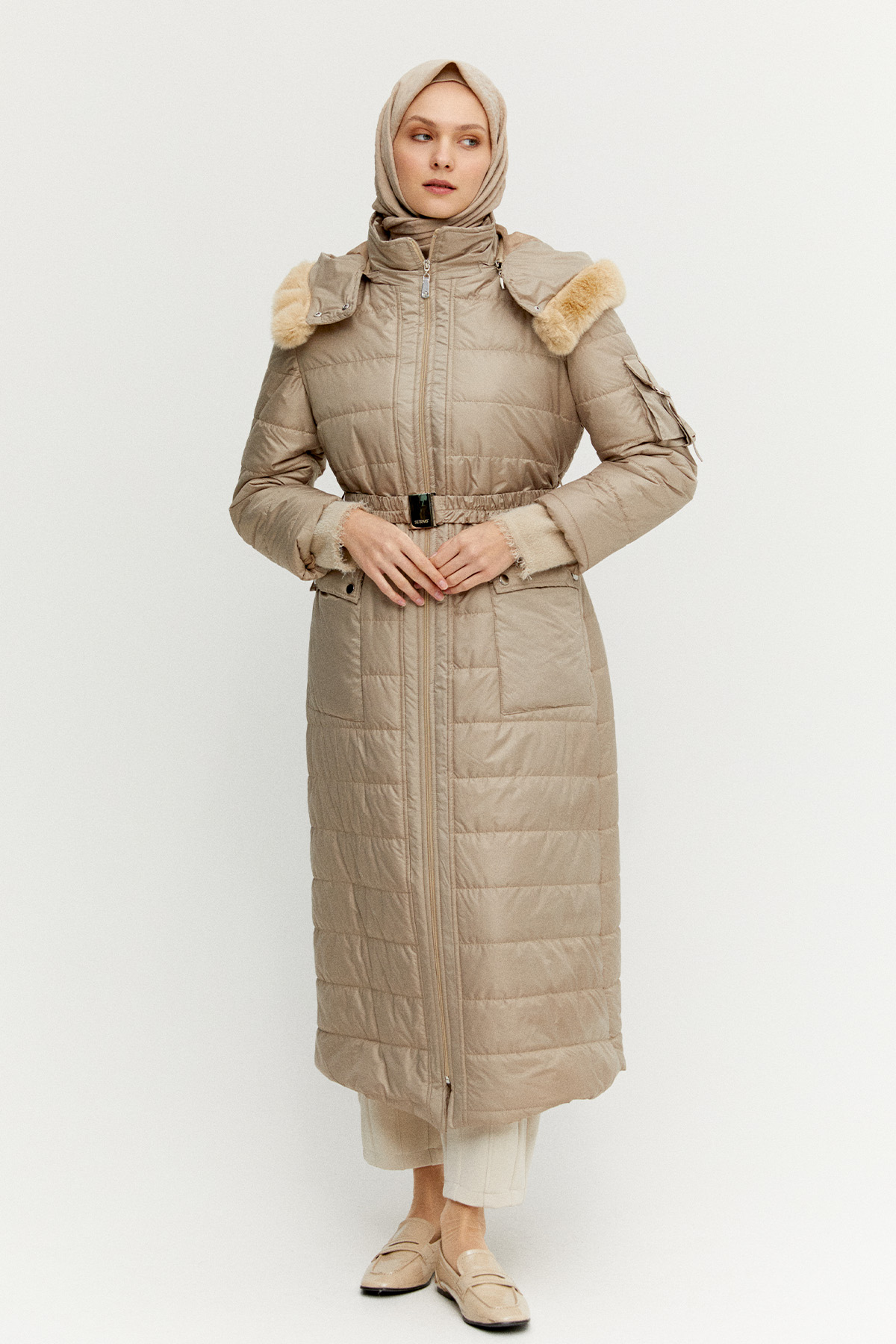 Seyyar Kapüşonlu Kapitone Kaban, Tesettür Giyim