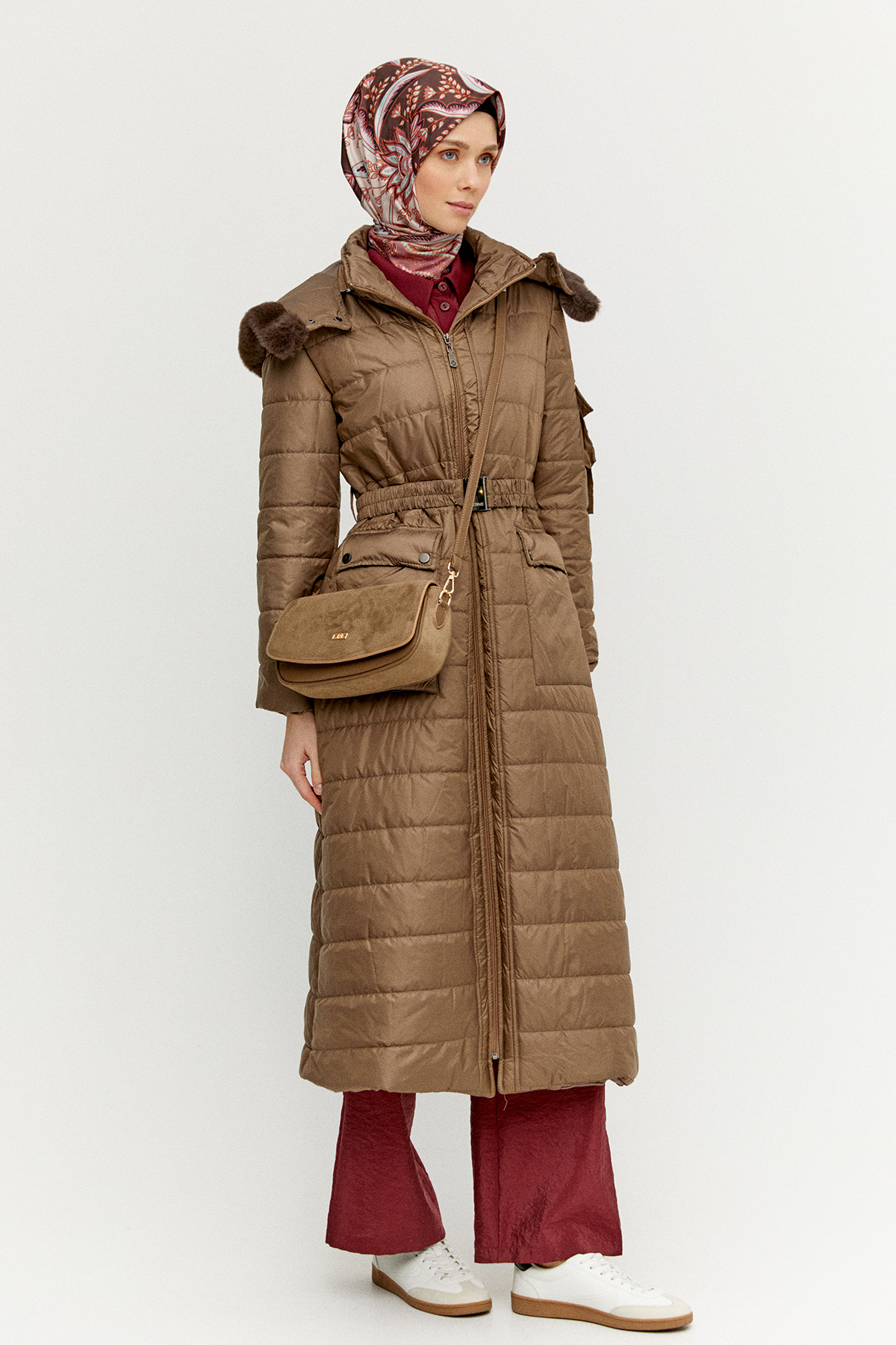 Seyyar Kapüşonlu Kapitone Kaban, Tesettür Giyim