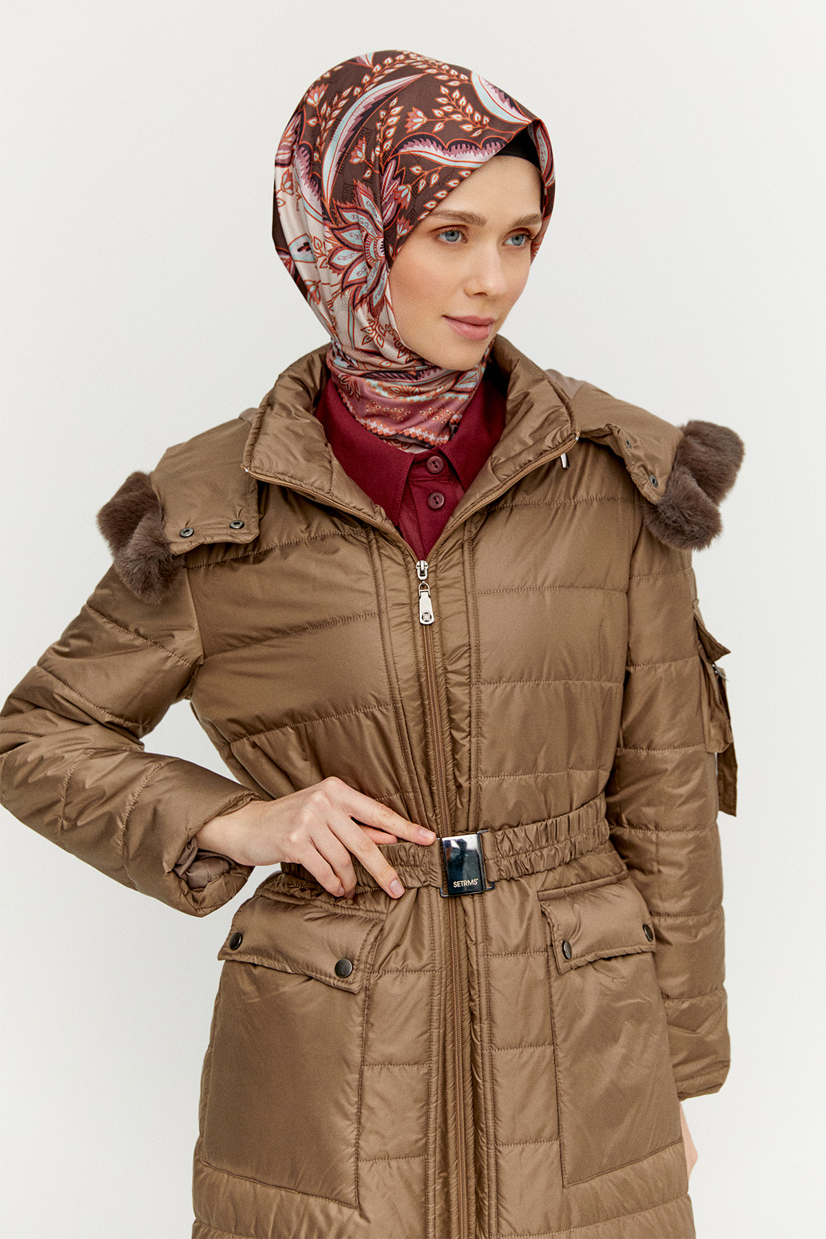 Seyyar Kapüşonlu Kapitone Kaban, Tesettür Giyim