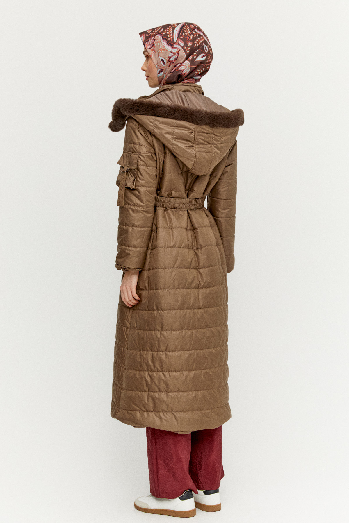 Seyyar Kapüşonlu Kapitone Kaban, Tesettür Giyim