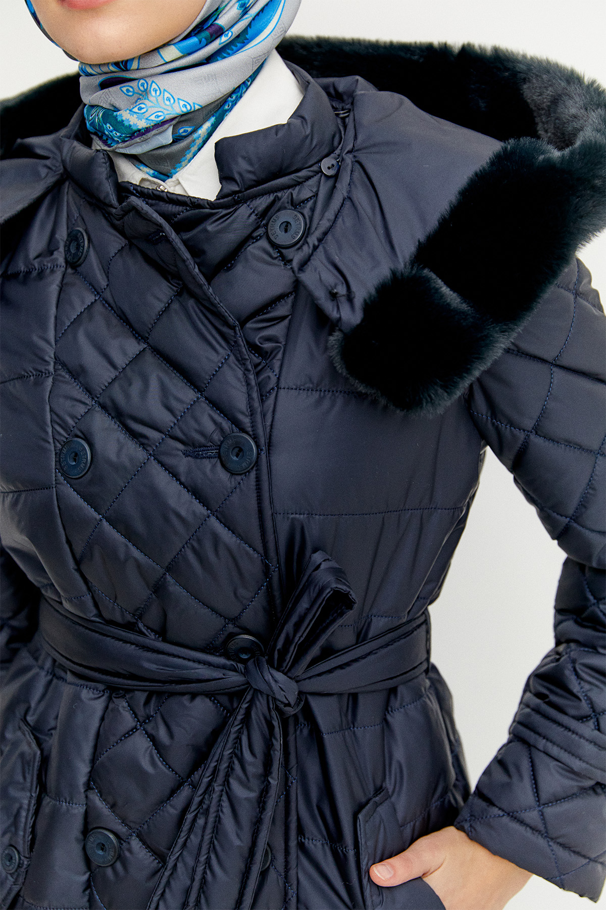 Kuşaklı Seyyar Kapüşonlu Şişme Kaban, Tesettür Giyim