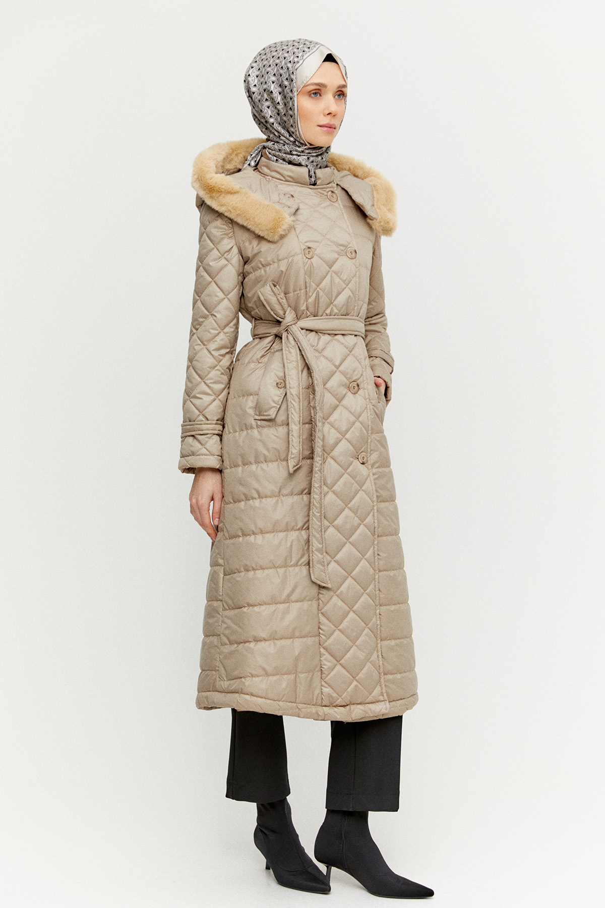 Kuşaklı Seyyar Kapüşonlu Şişme Kaban, Tesettür Giyim