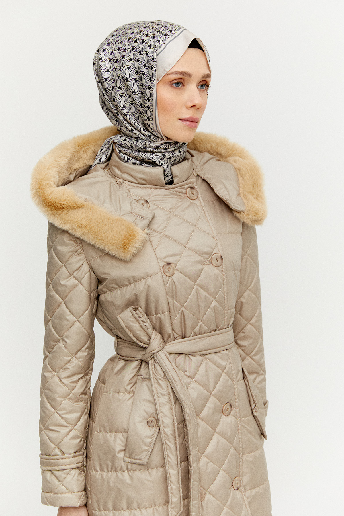 Kuşaklı Seyyar Kapüşonlu Şişme Kaban, Tesettür Giyim