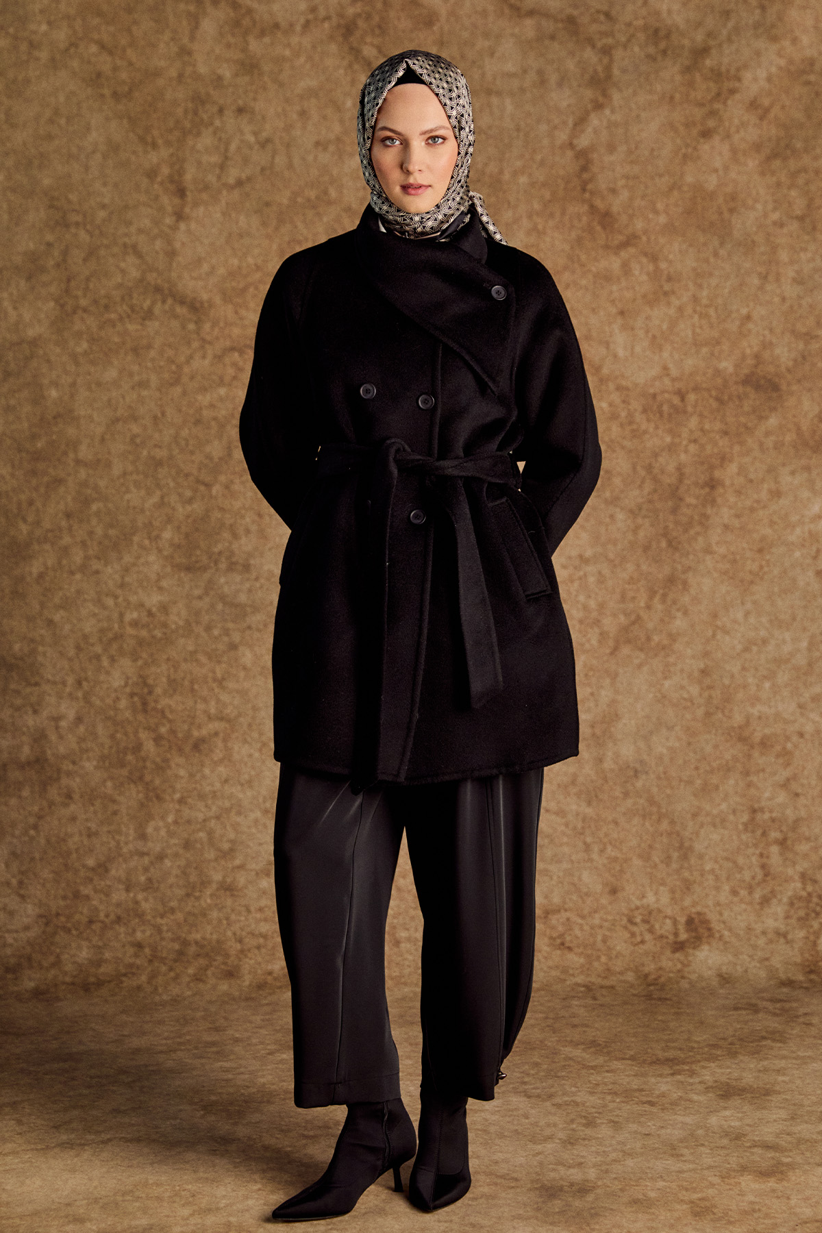 Mendil Yakalı Yün Kaban, Tesettür Giyim