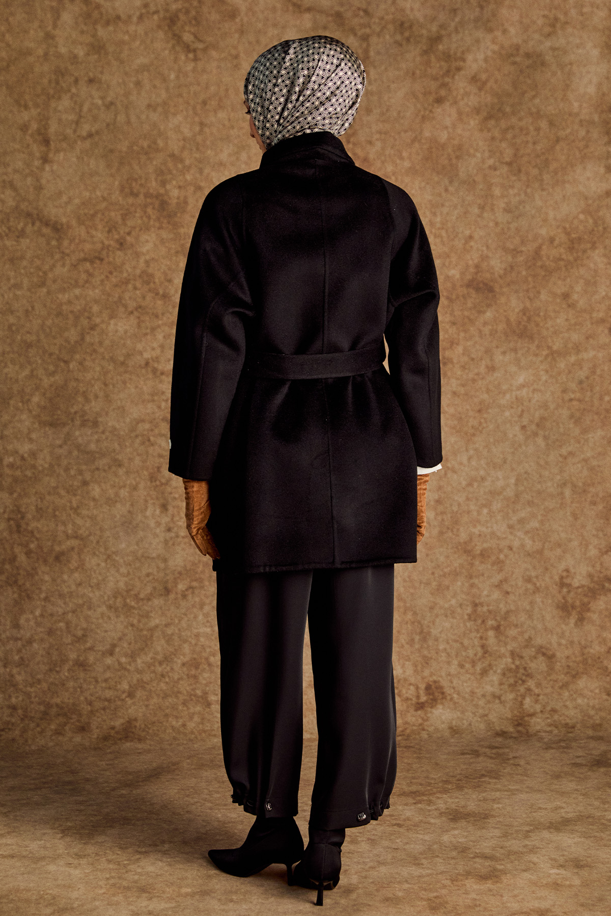 Mendil Yakalı Yün Kaban, Tesettür Giyim